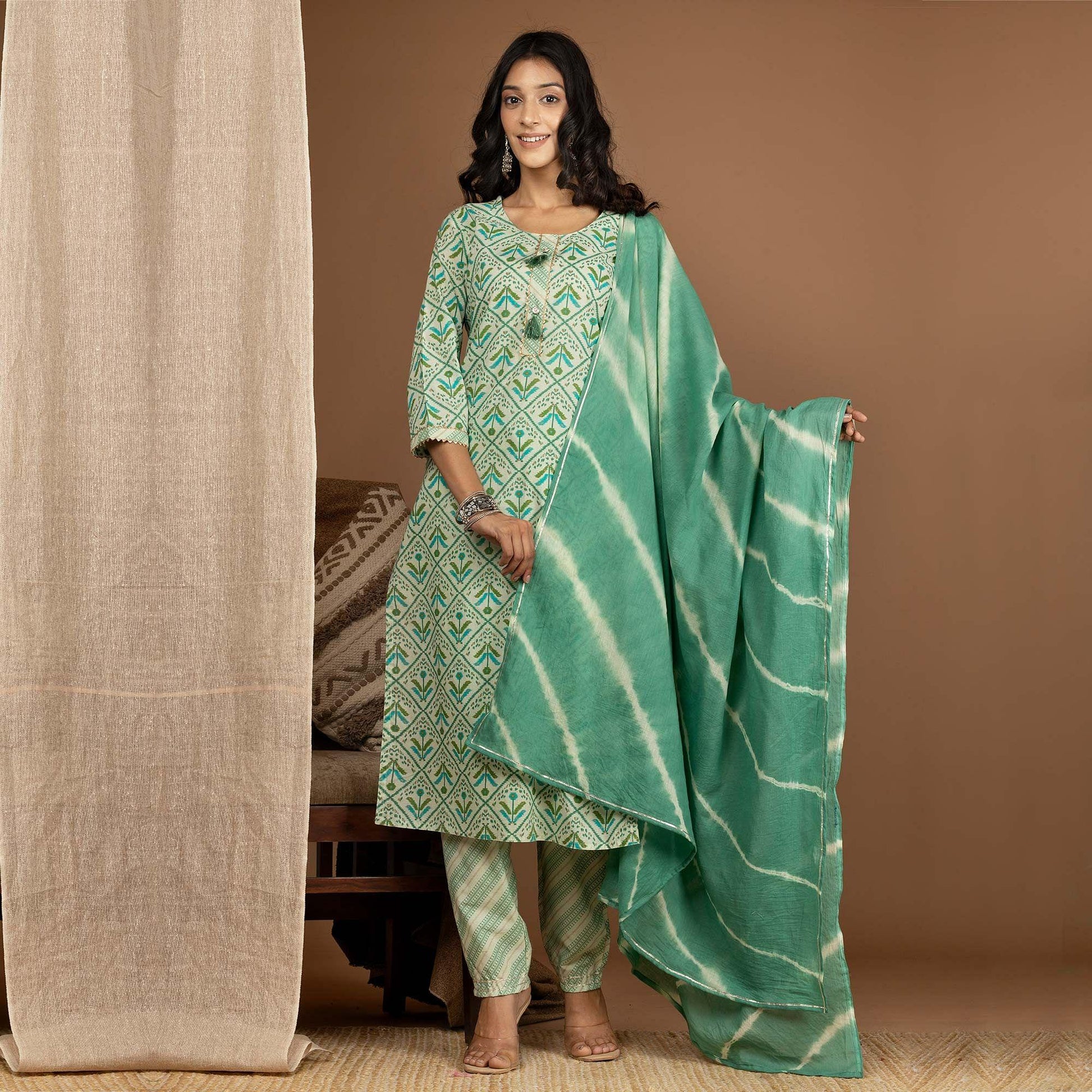 green-floral-printed-pure-cotton-kurti-pant-set-144157
