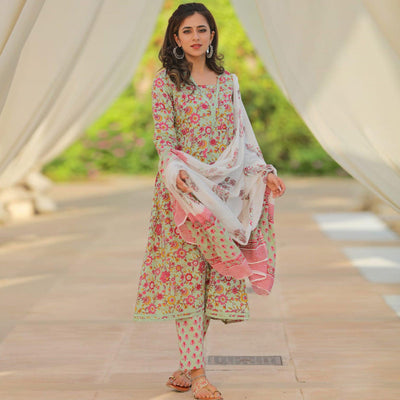 green-floral-printed-with-embroidered-cotton-kurti-pant-set