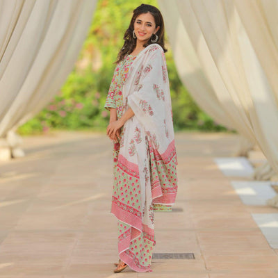 green-floral-printed-with-embroidered-cotton-kurti-pant-set