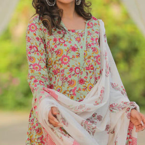 green-floral-printed-with-embroidered-cotton-kurti-pant-set
