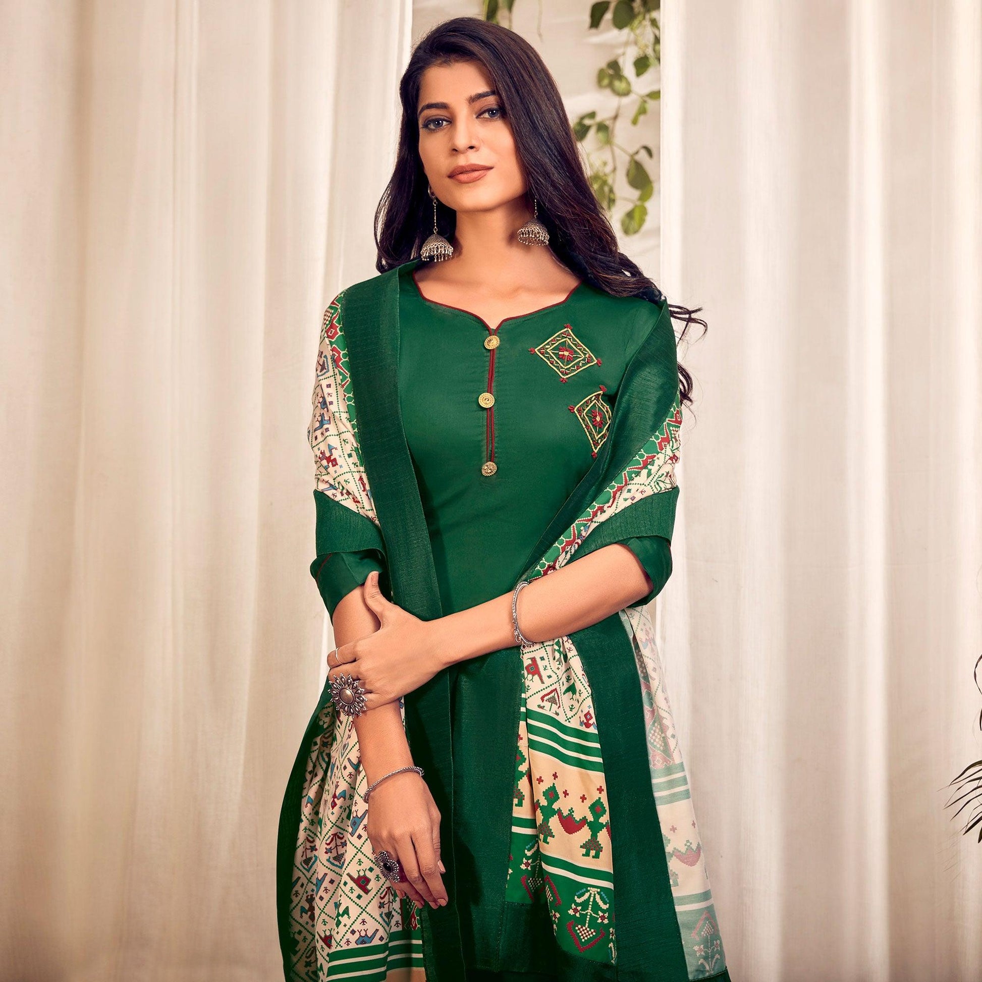 green-party-wear-embroidered-cotton-kurti-pant-set-with-dupatta-138548