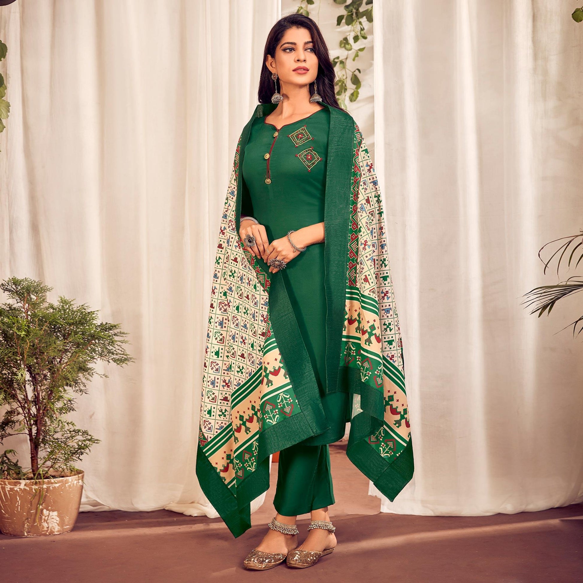 green-party-wear-embroidered-cotton-kurti-pant-set-with-dupatta-138548