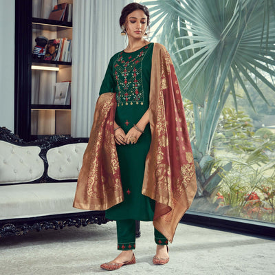 green-party-wear-embroidered-silk-kurti-pant-set-with-banarasi-jacquard-dupatta-137988