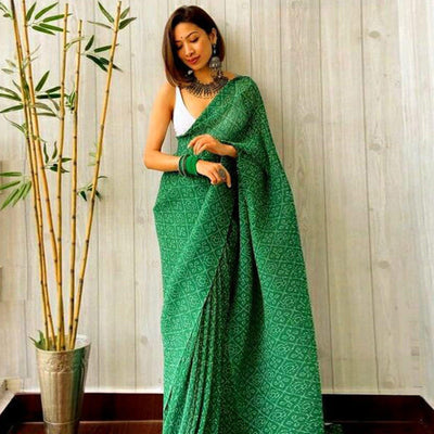 green-partywear-bandhani-printed-georgette-saree-138460