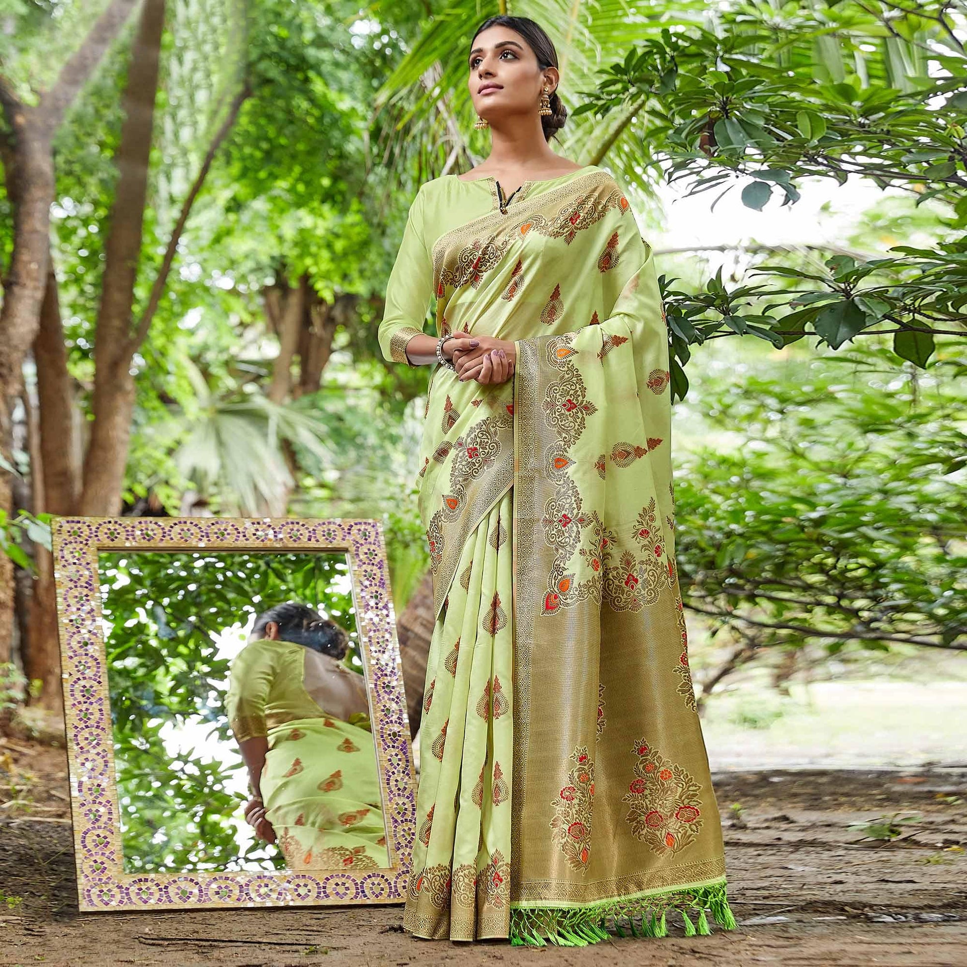green-partywear-woven-silk-saree-124539
