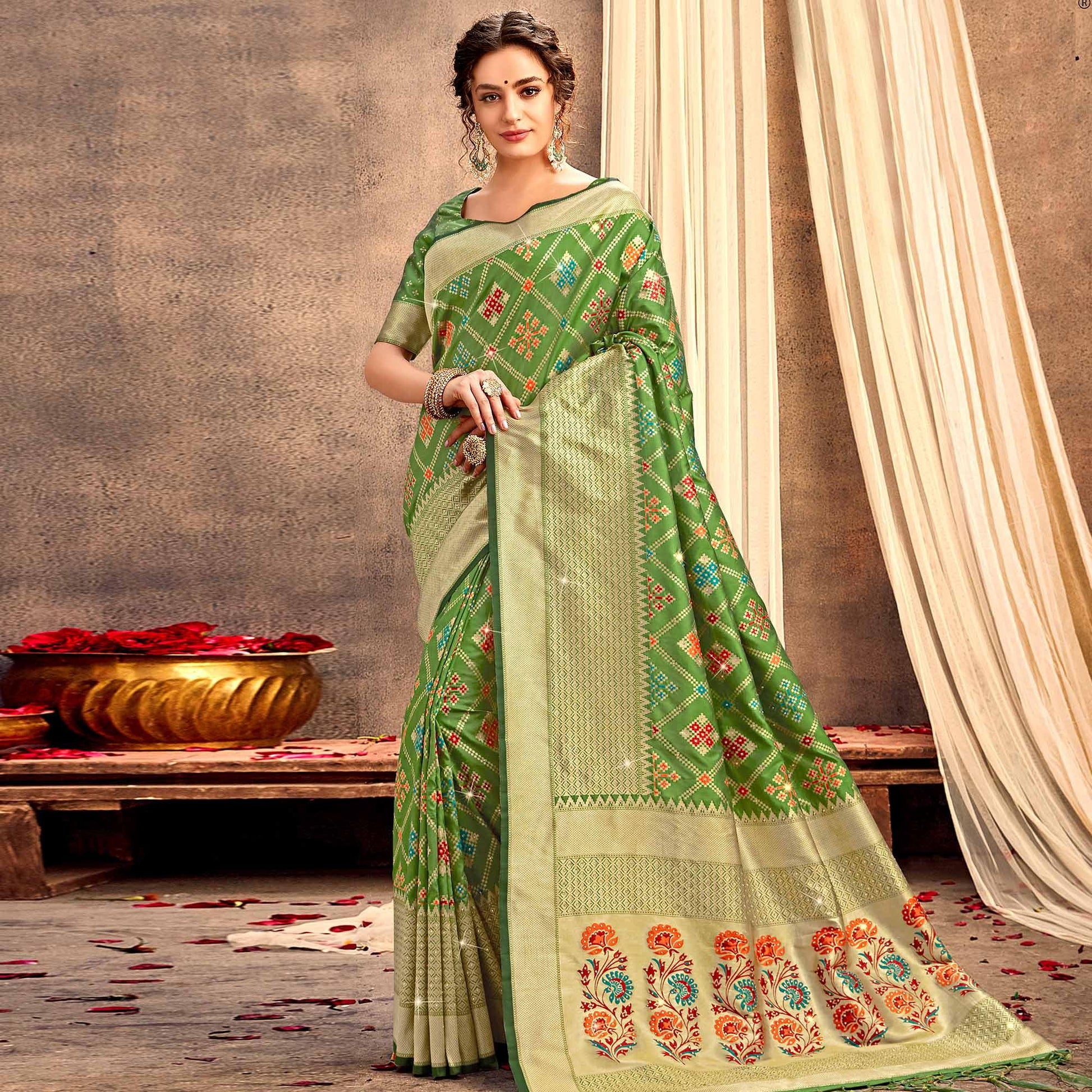 green-partywear-woven-with-zaalar-hand-stone-work-banarasi-silk-saree-111928
