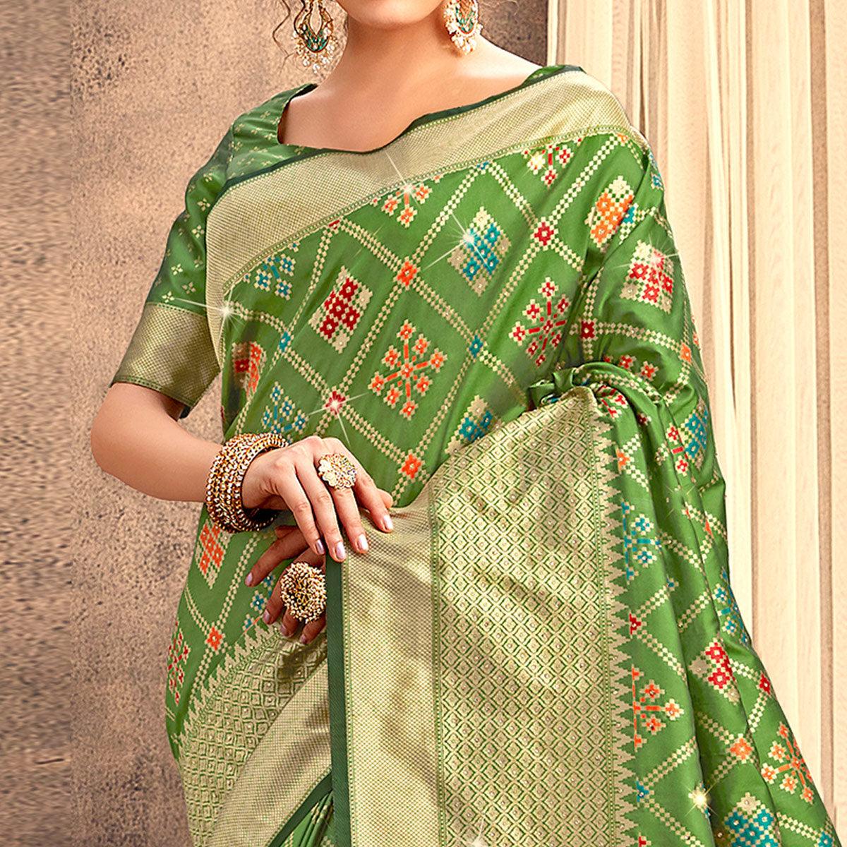 green-partywear-woven-with-zaalar-hand-stone-work-banarasi-silk-saree-111928