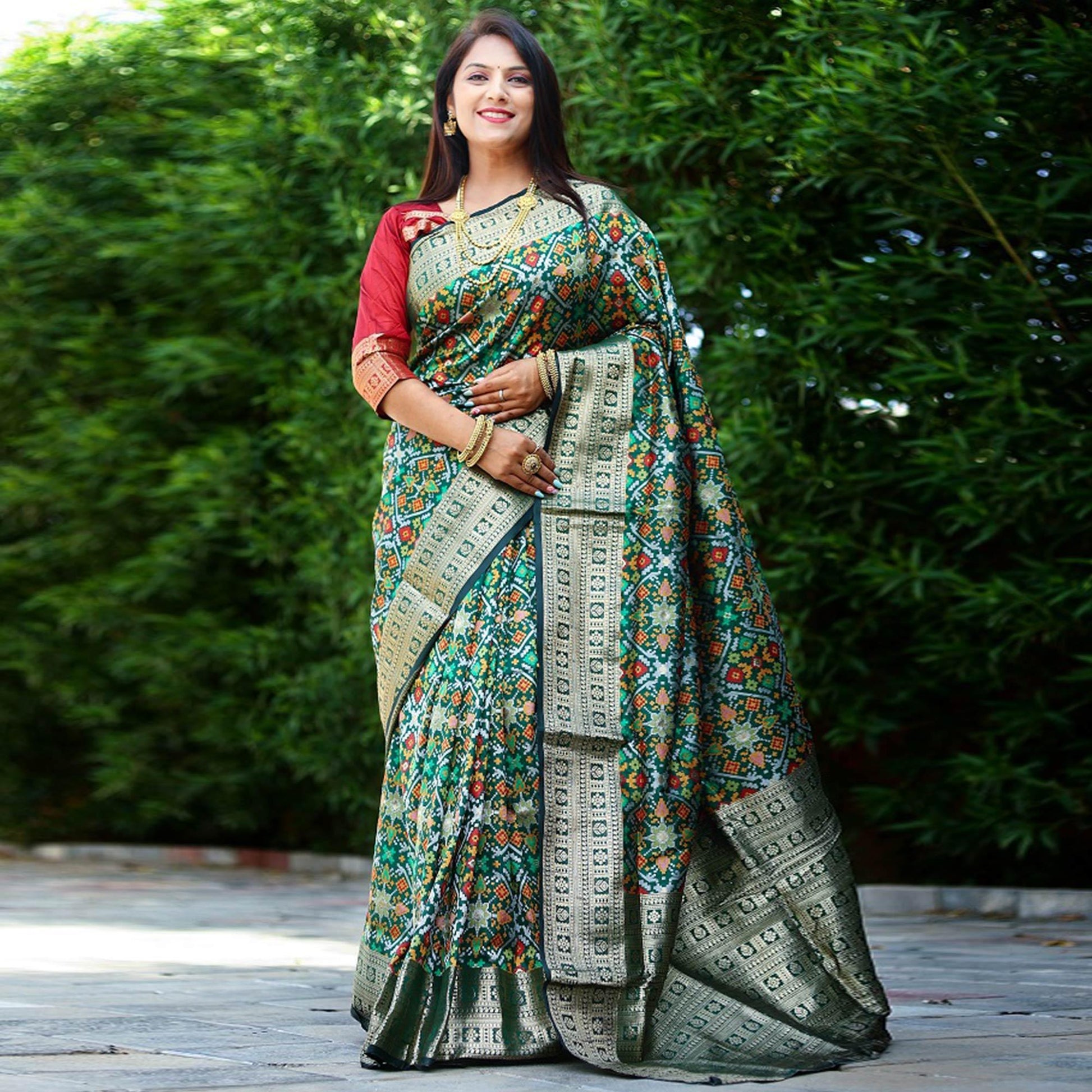 green-patola-printed-art-silk-saree-1