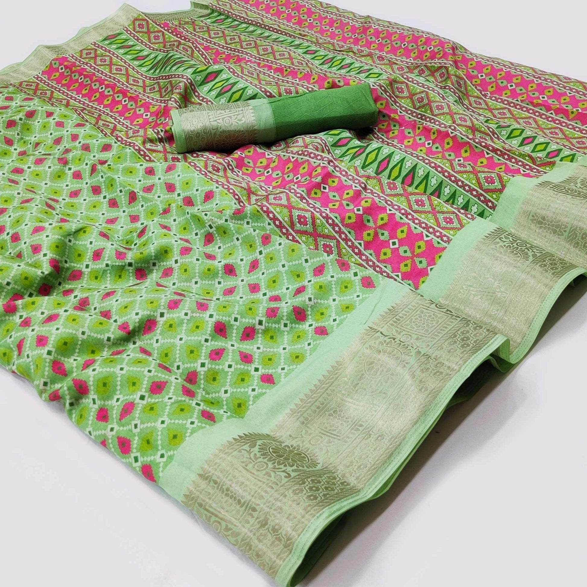 green-patola-printed-dola-silk-saree