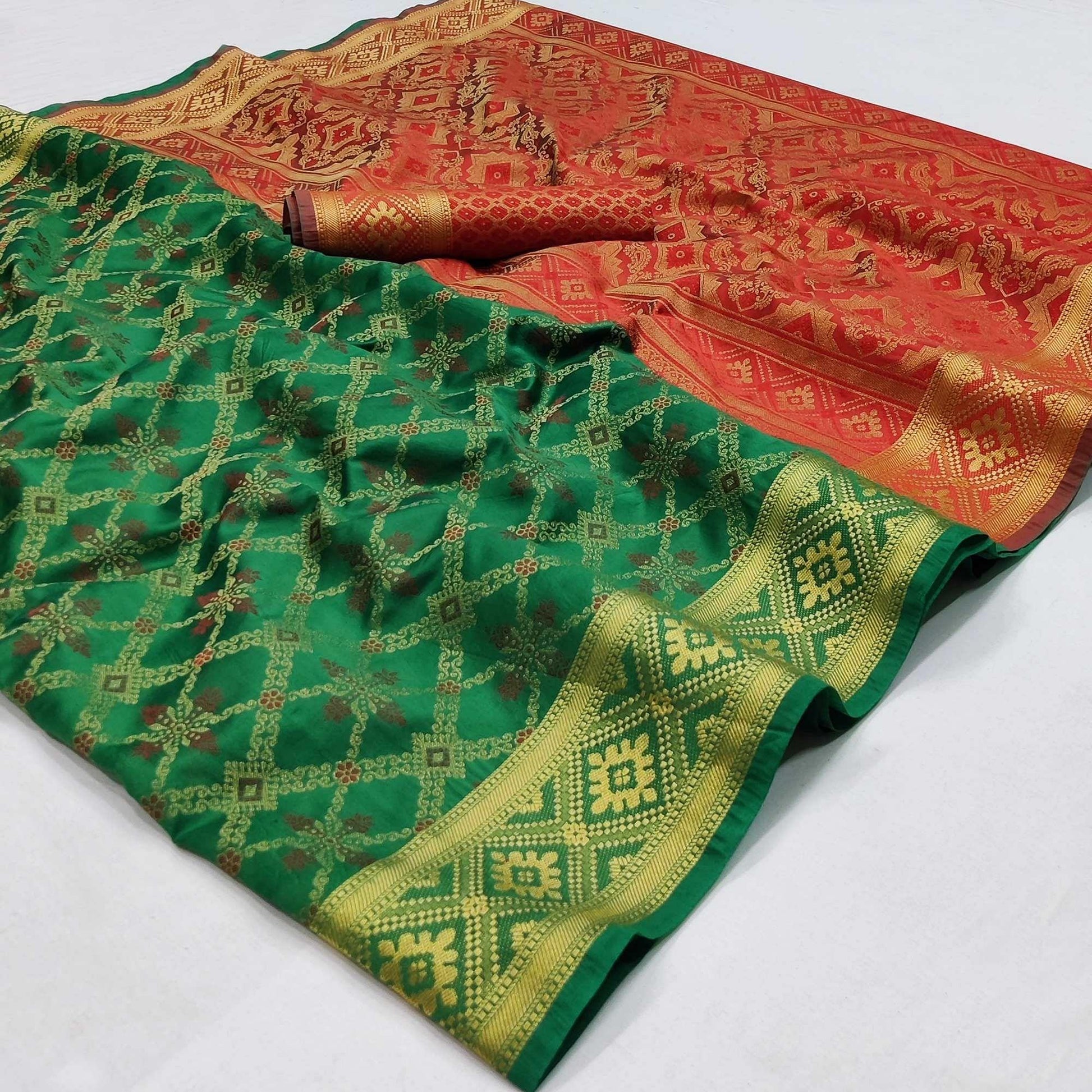green-woven-art-silk-saree-144387