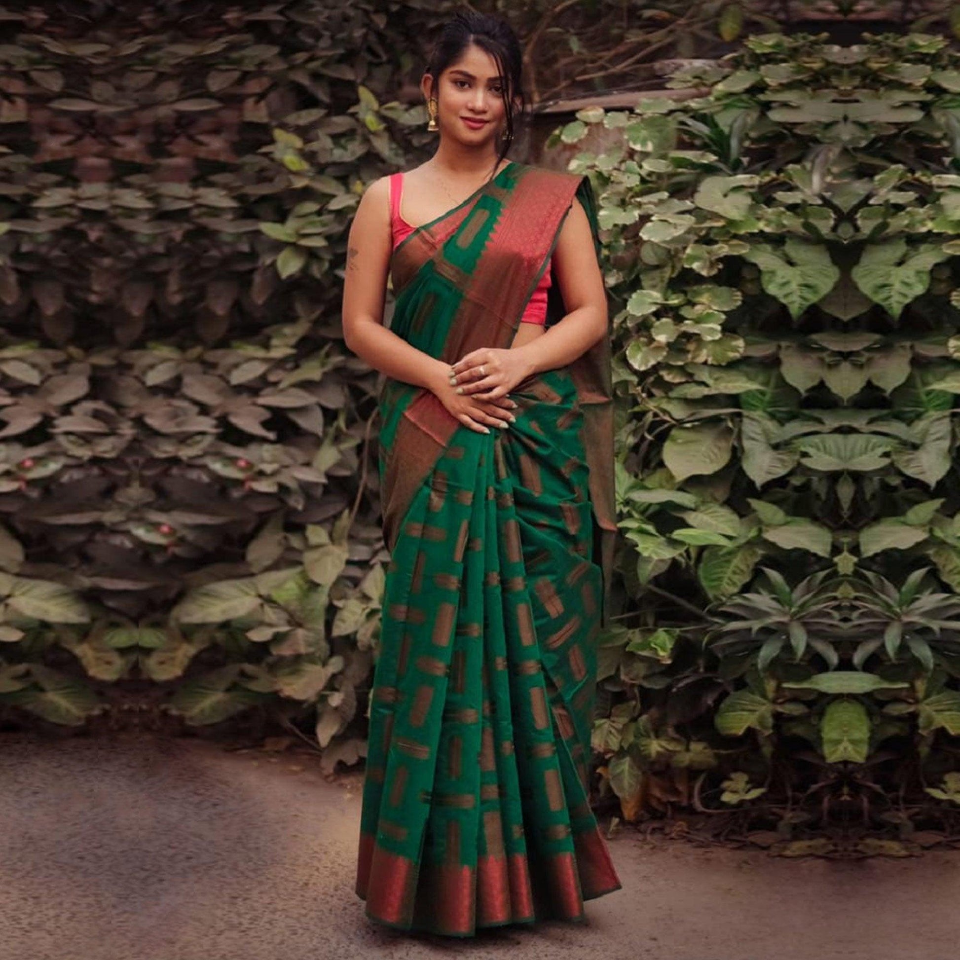 green-woven-art-silk-saree-5