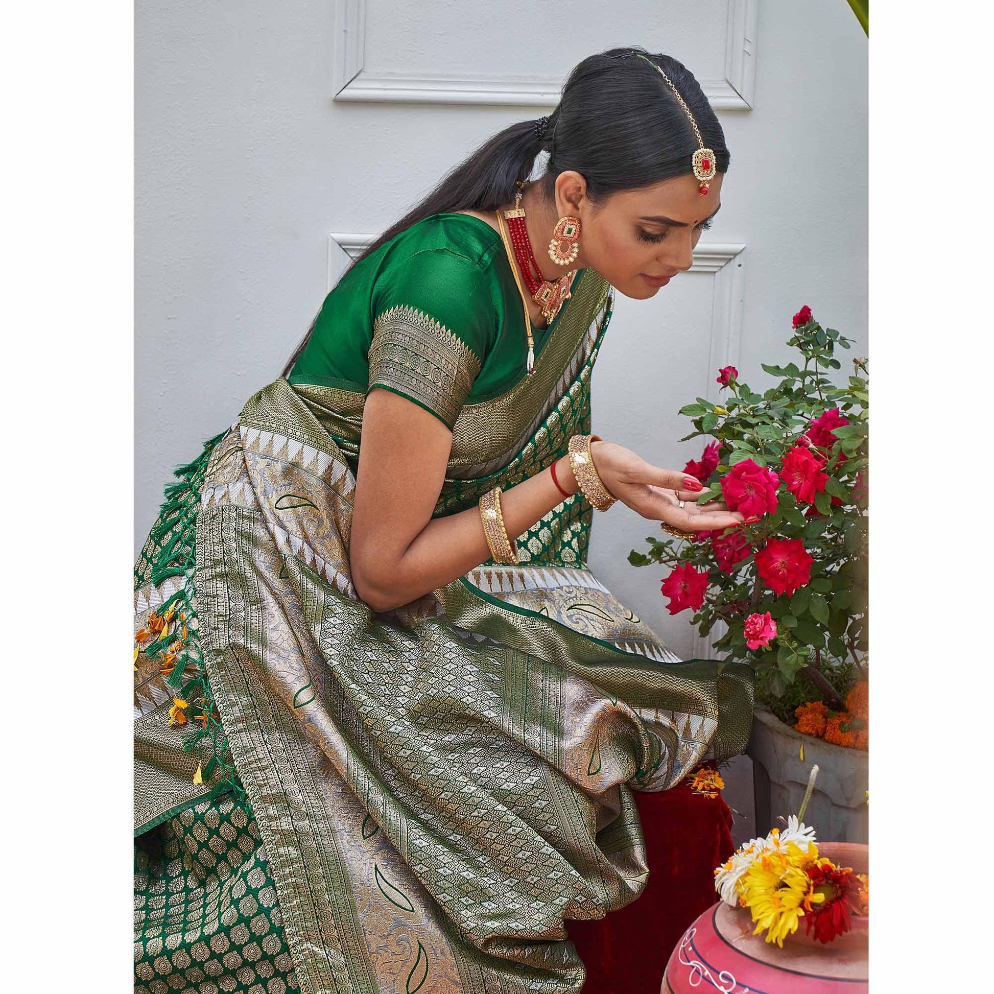 green-woven-art-silk-saree-6