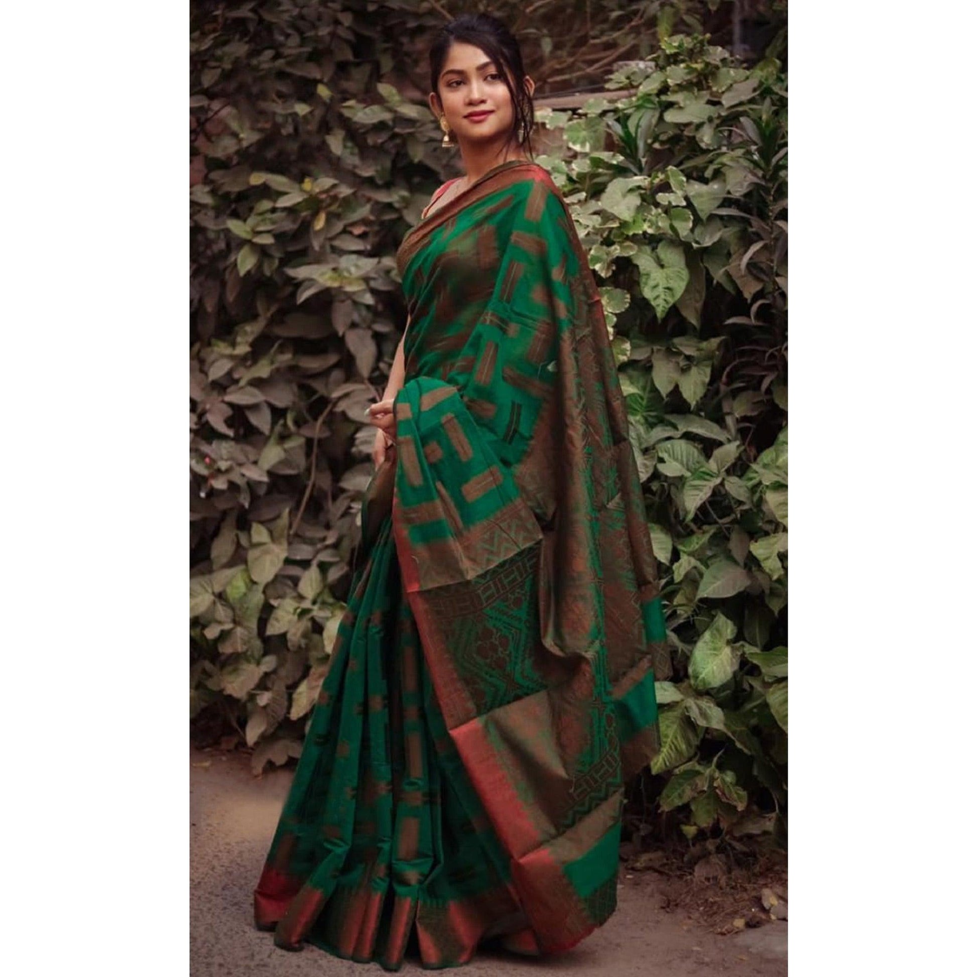 green-woven-art-silk-saree-5