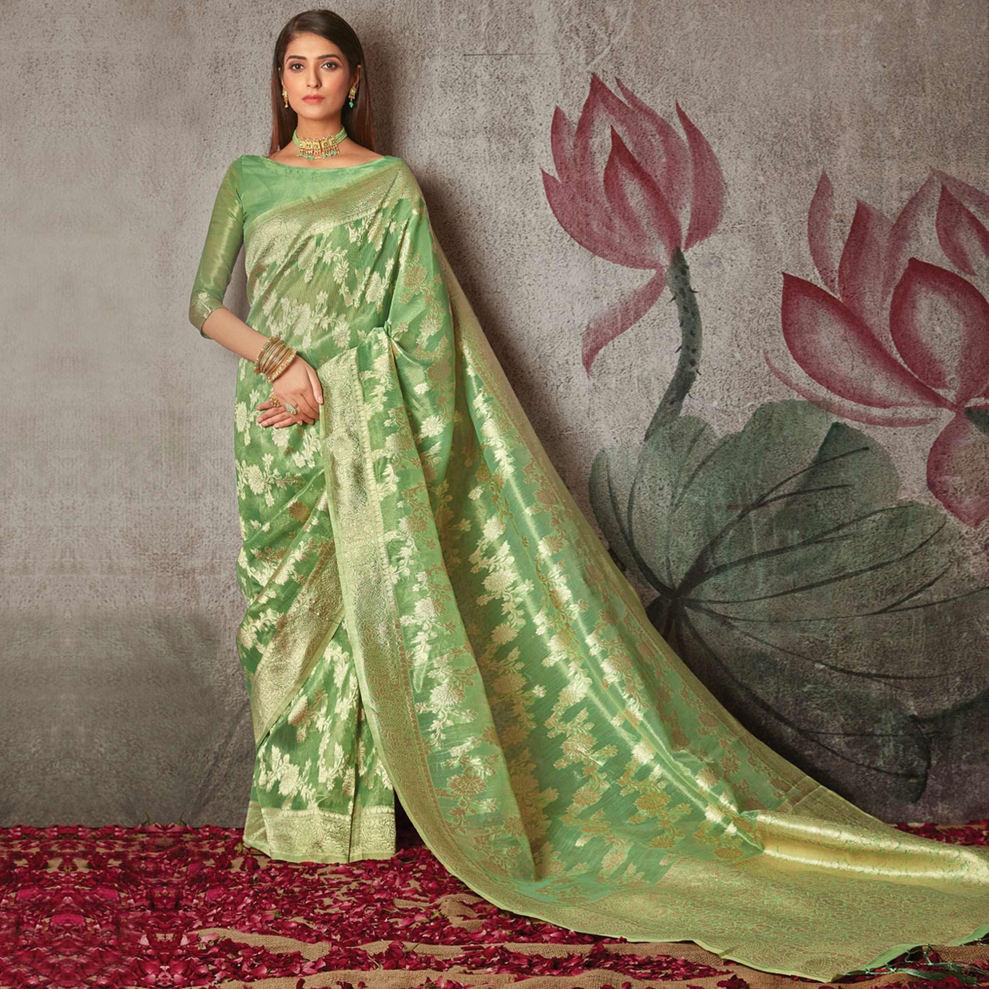 green-woven-art-silk-saree-3