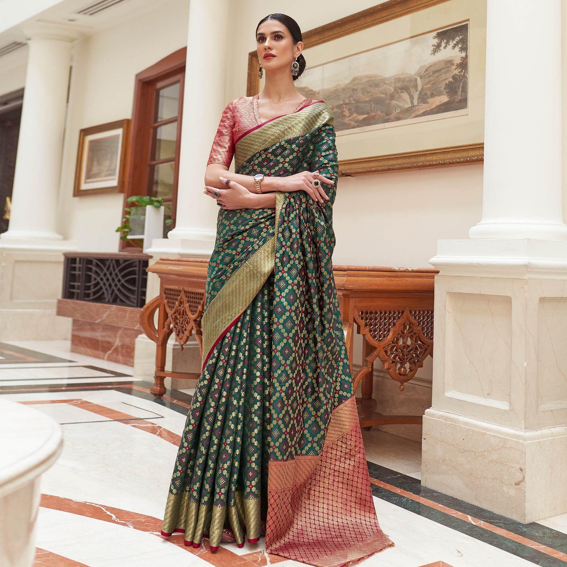 green-woven-patola-banarasi-silk-saree-144252