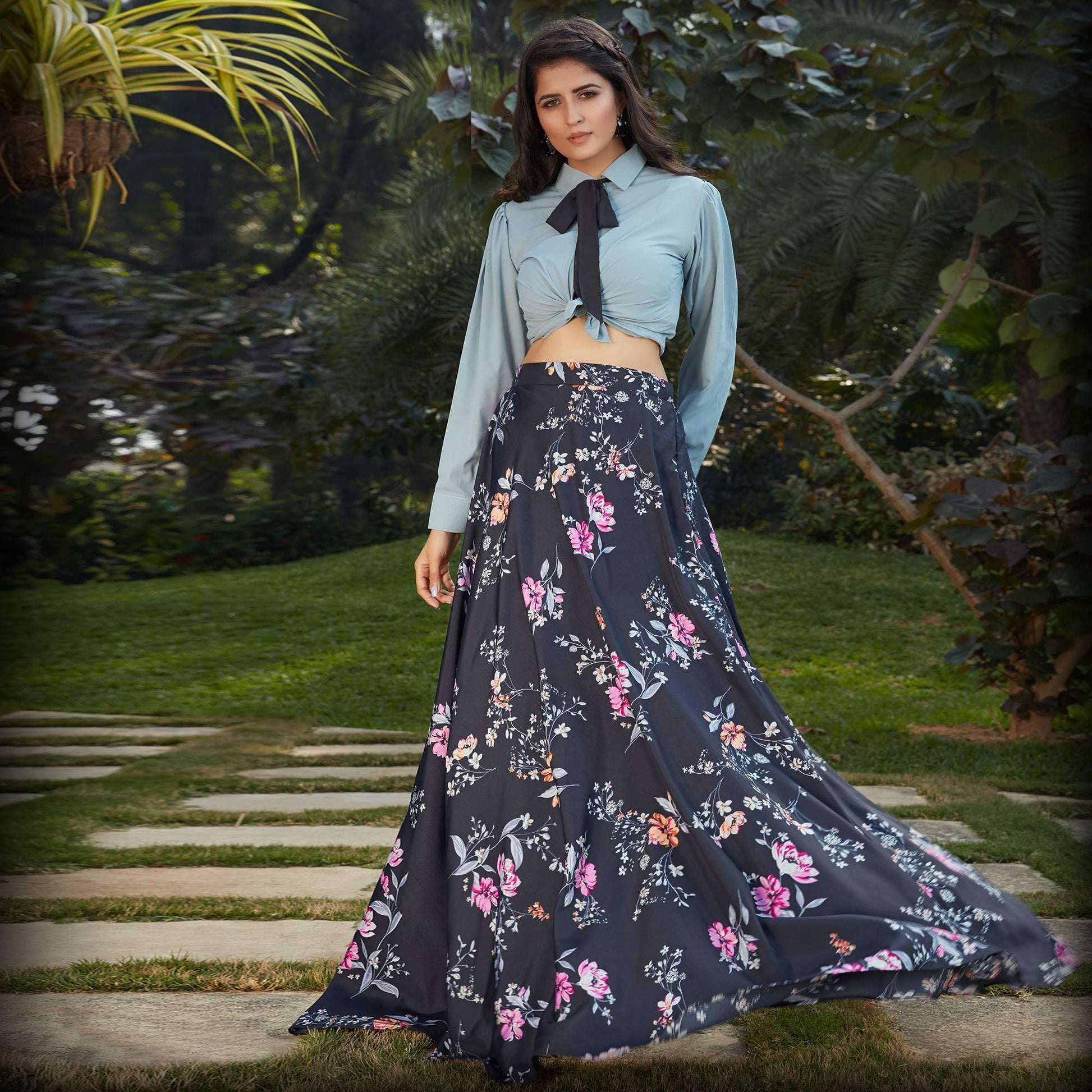 staring-grey-black-colored-casual-wear-printed-western-crop-top-skirt-set-86601