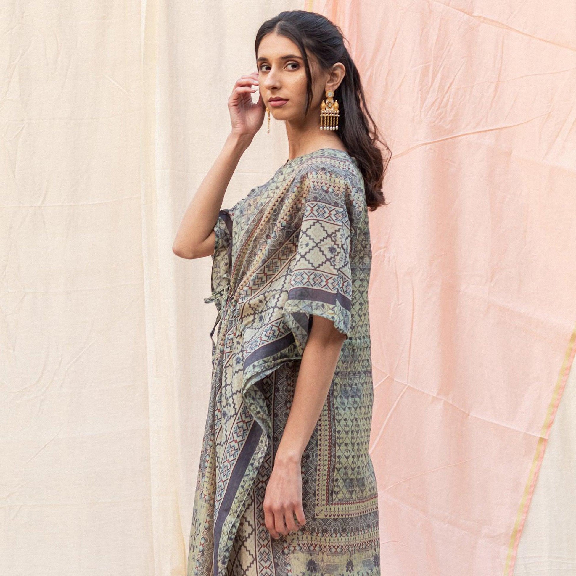 grey-casual-wear-floral-digtial-printed-silk-kaftan-kurti-141198