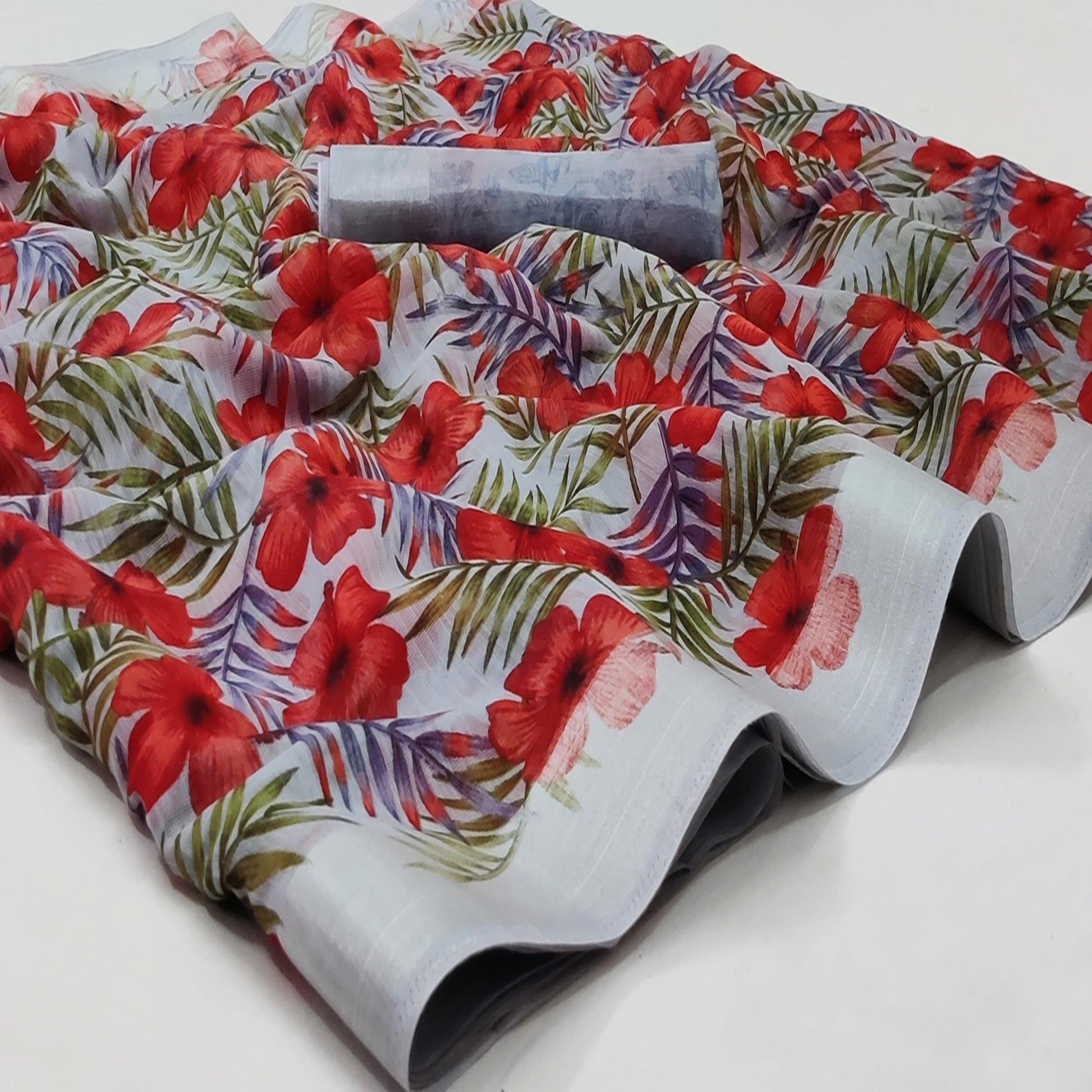 grey-casual-wear-floral-mill-printed-cotton-saree-with-zari-border-134302