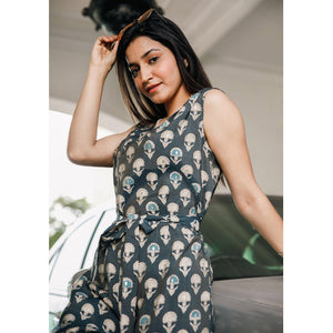 grey-casual-wear-printed-cotton-jumpsuit