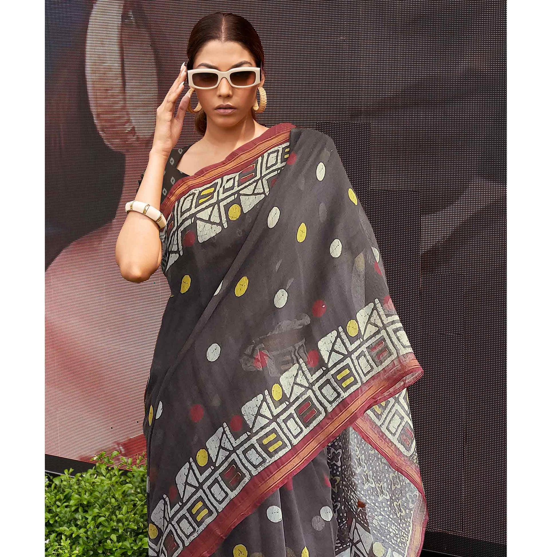 grey-casual-wear-printed-linen-saree-124023