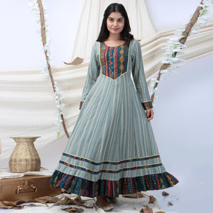 grey-casual-wear-stripes-printed-rayon-long-kurti-122756