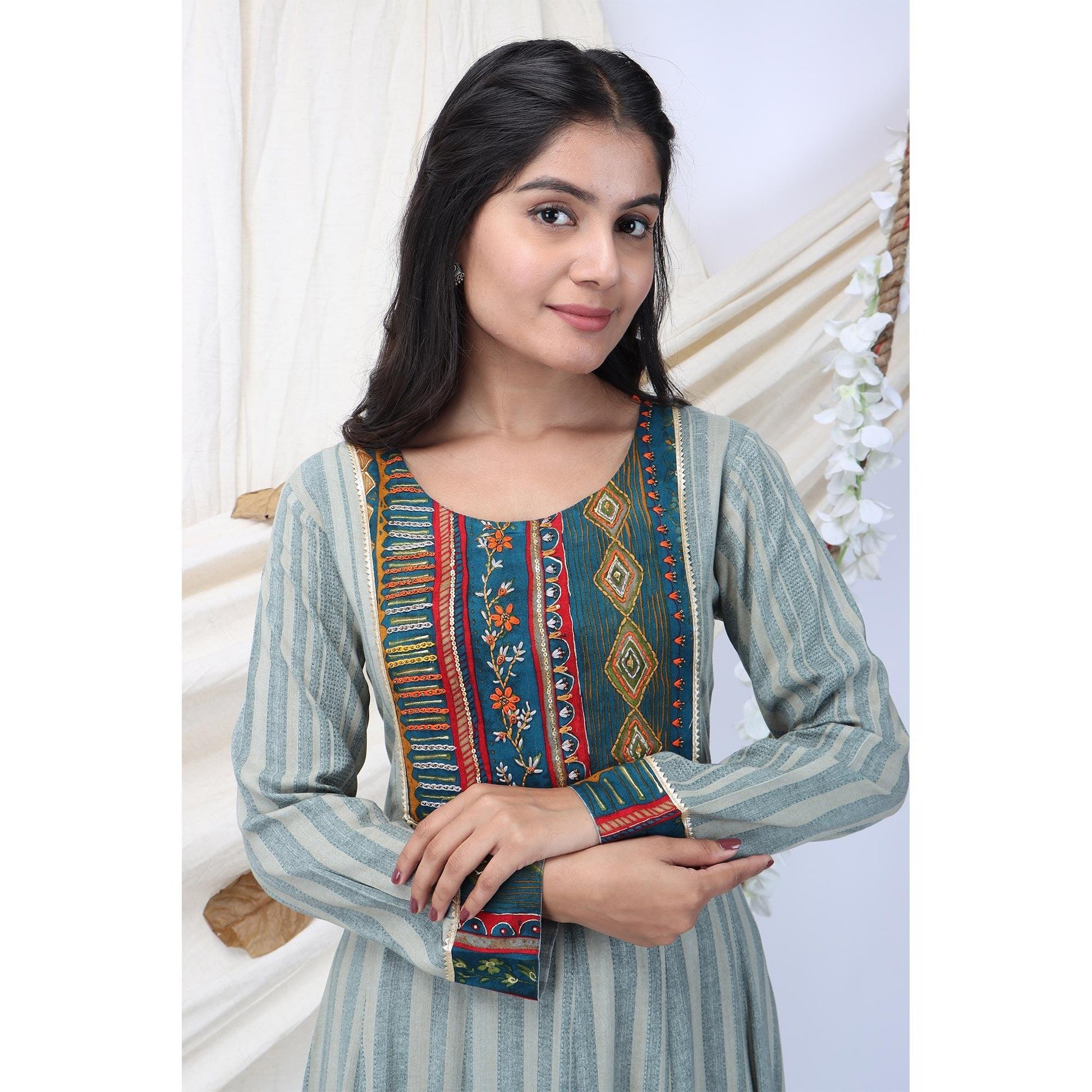 grey-casual-wear-stripes-printed-rayon-long-kurti-122756