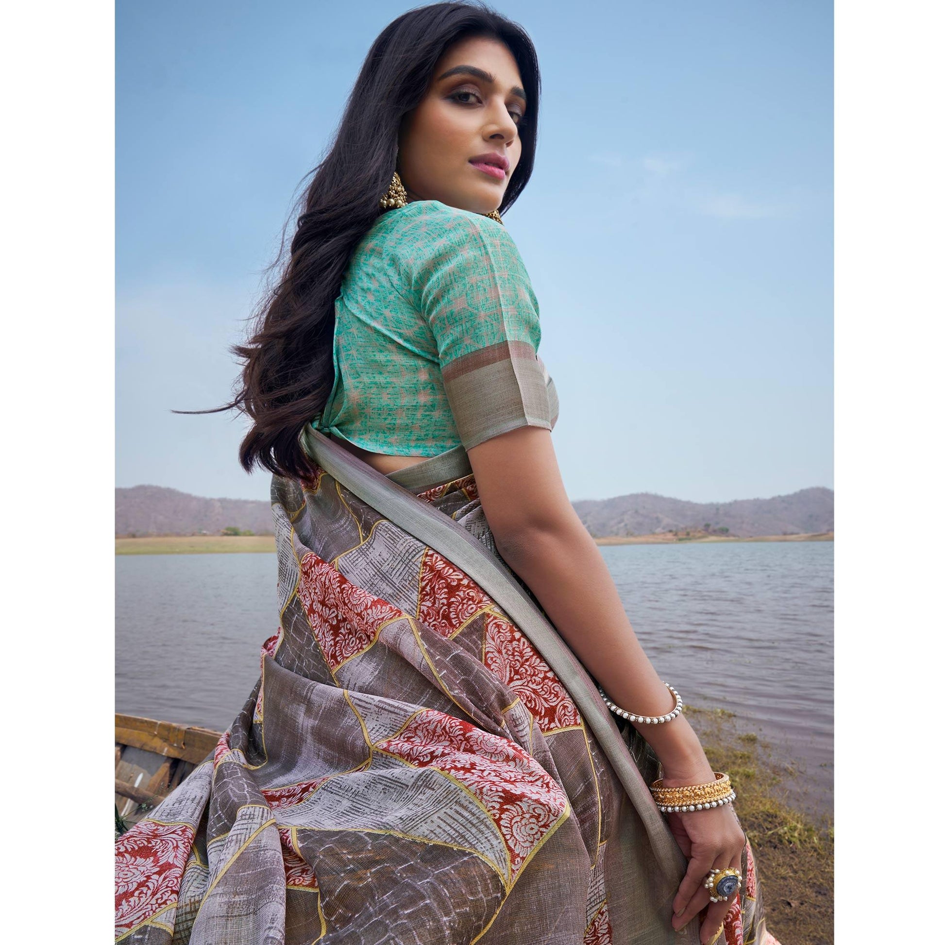 grey-digital-printed-linen-saree-2