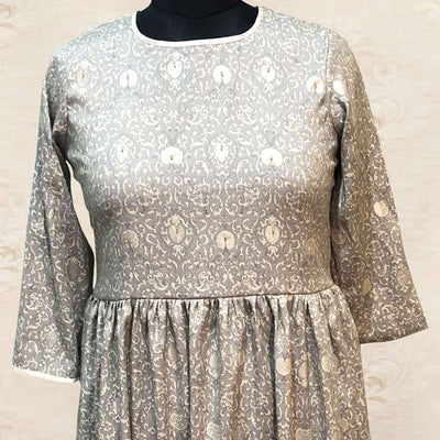 blooming-grey-colored-casual-hand-embellished-printed-cotton-kurti
