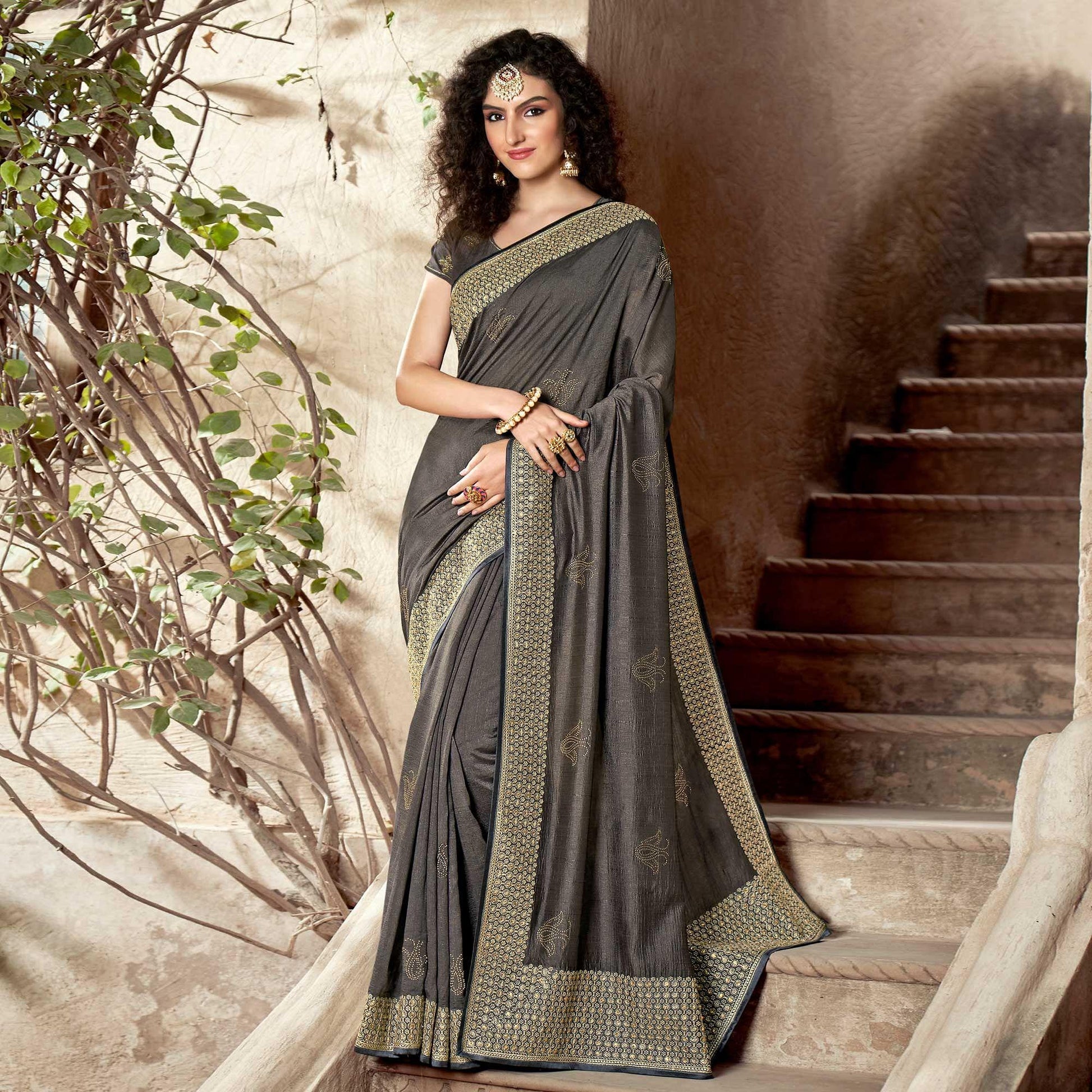 grey-embellished-vichitra-silk-saree-143927