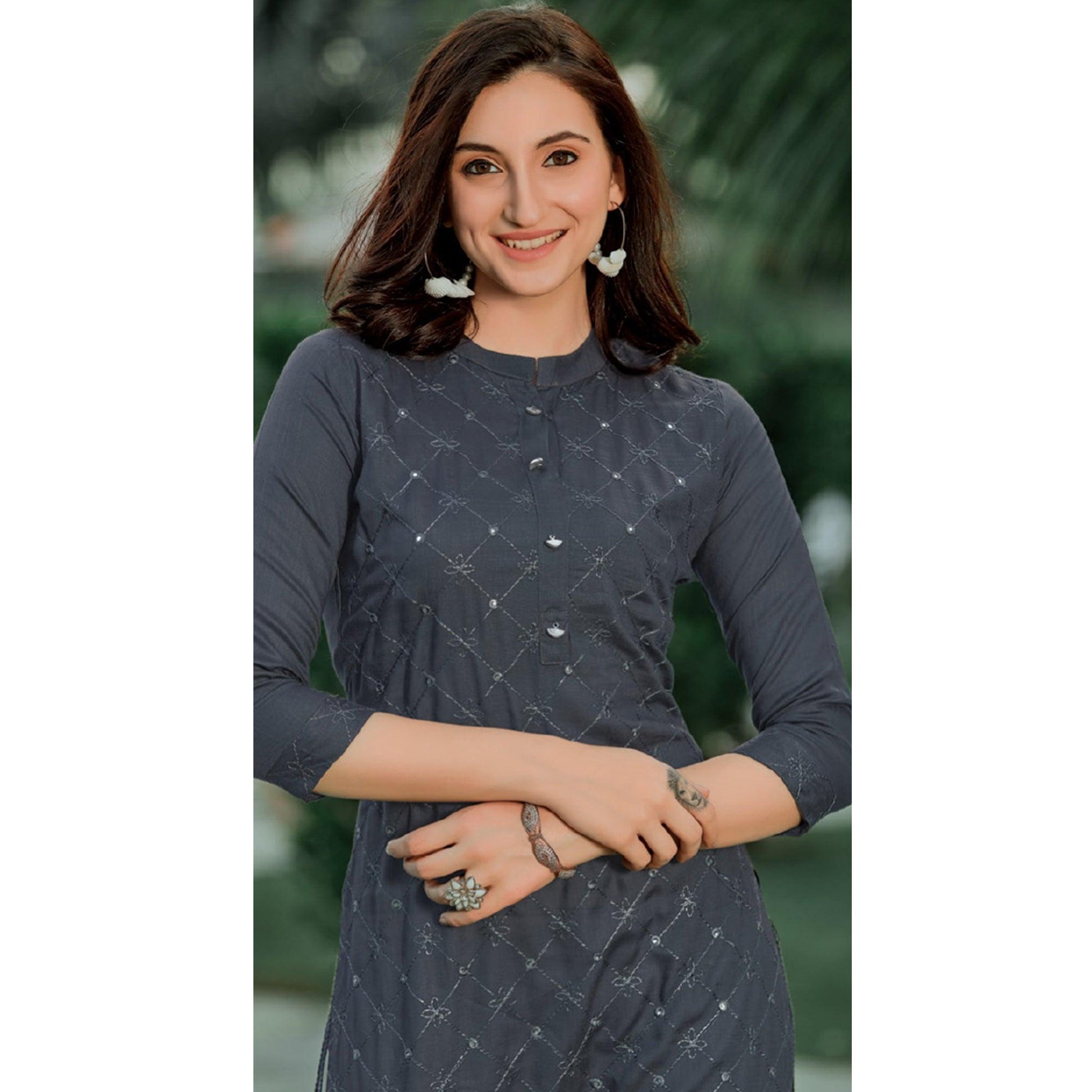 grey-embellished-with-embroidered-cotton-kurti-144510