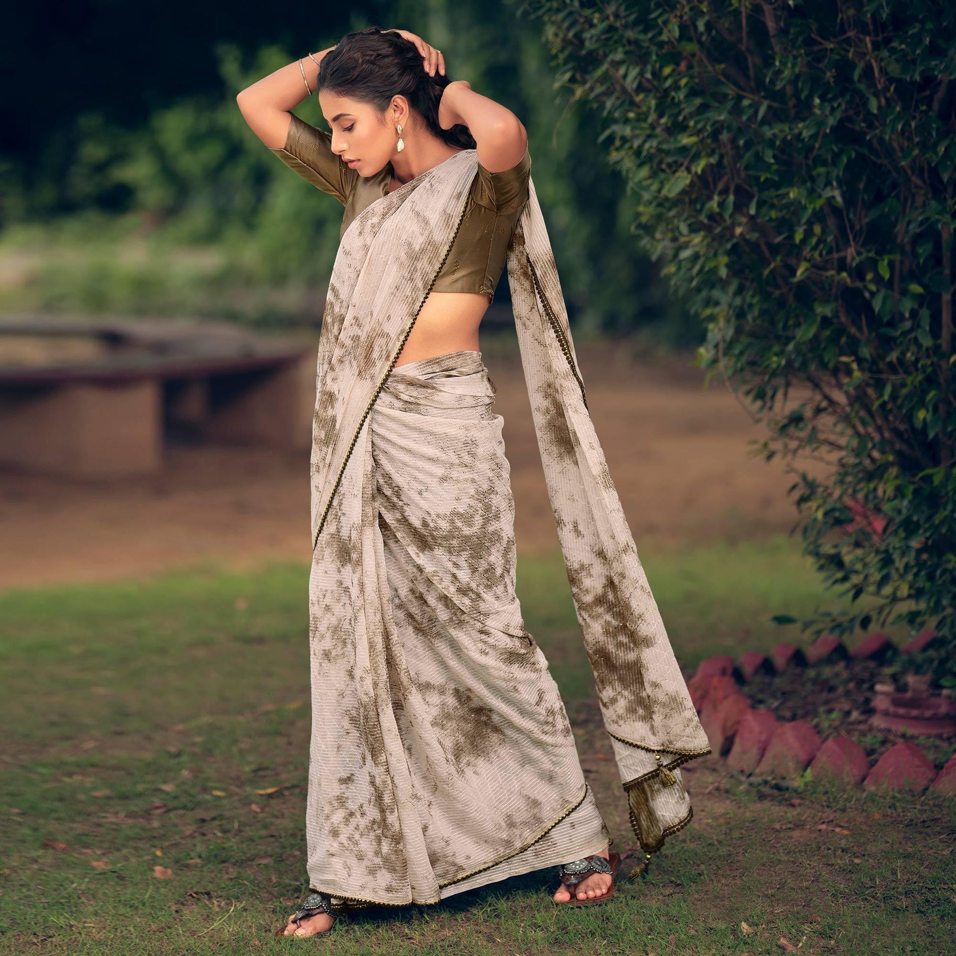 grey-festive-wear-crochet-work-georgette-saree-127586