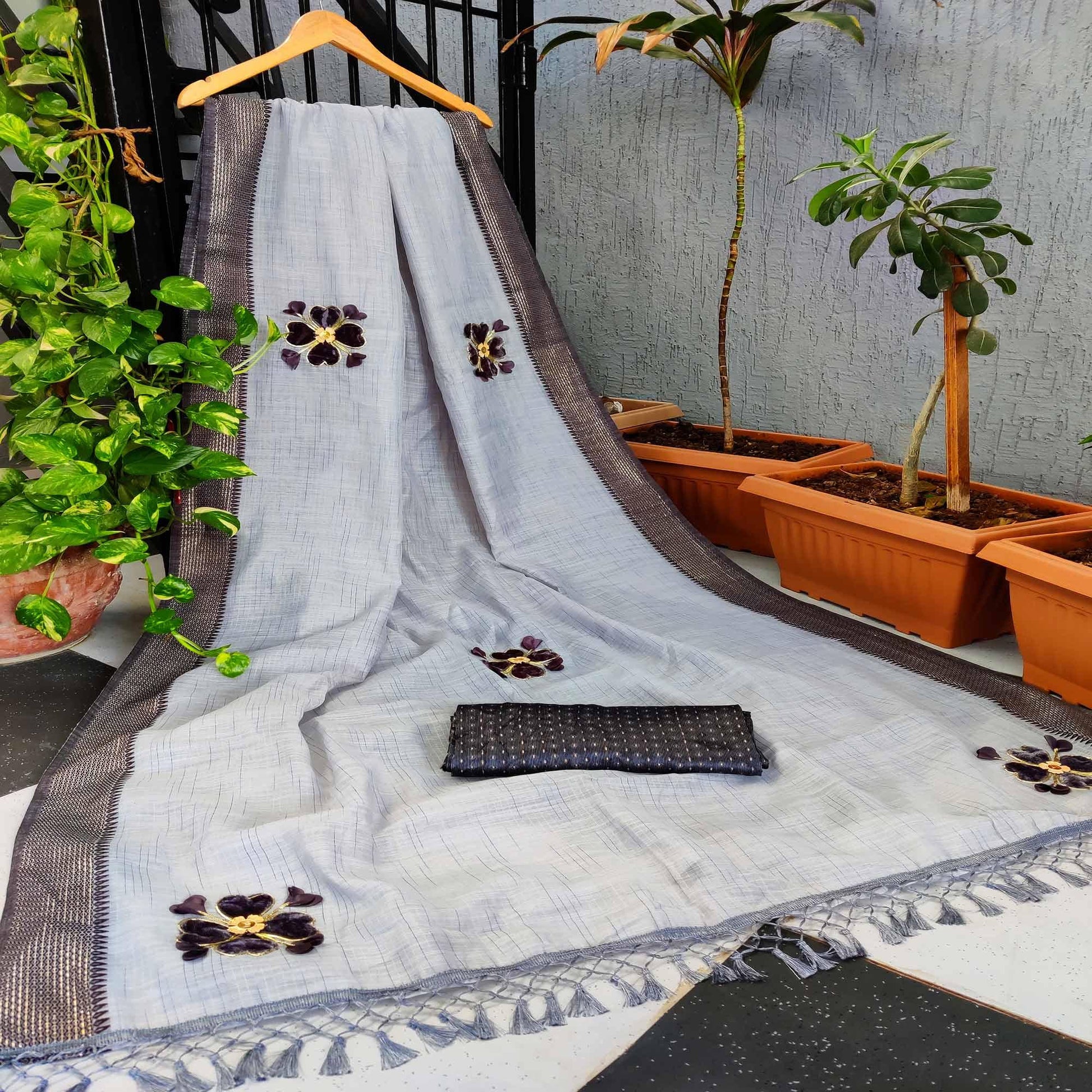 grey-festive-wear-floral-embroiderey-woven-border-cotton-saree-107624