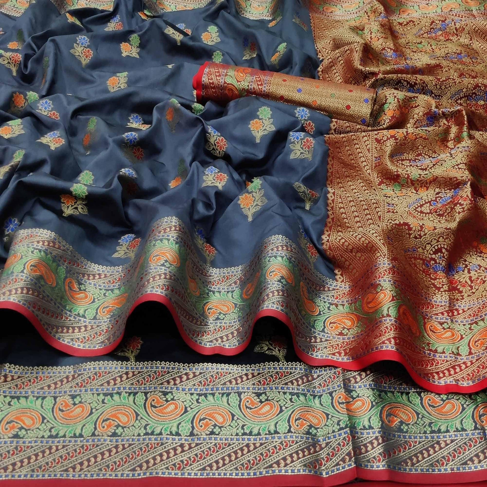 grey-festive-wear-floral-woven-soft-silk-saree-with-jacquard-border-136567