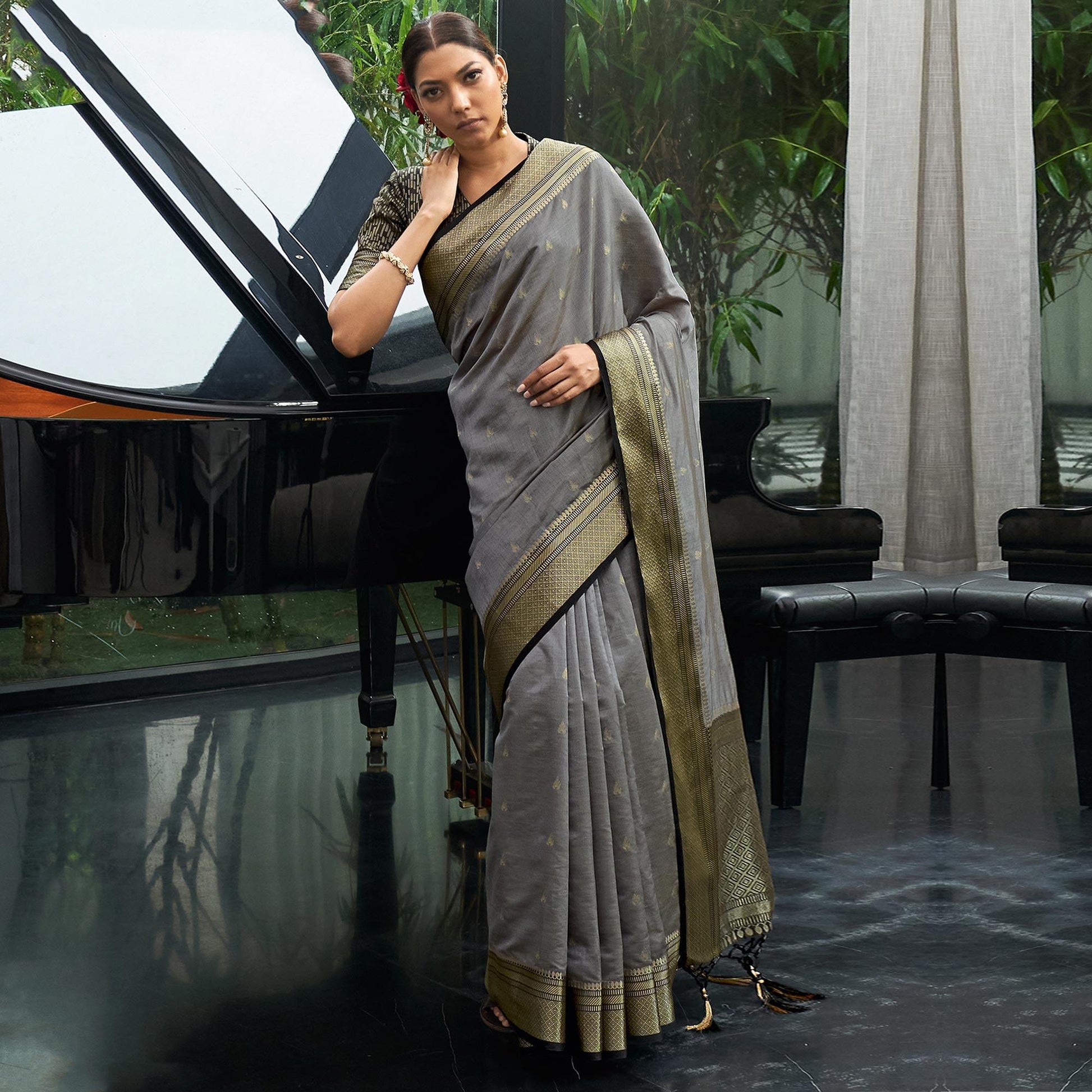 grey-festive-wear-woven-silk-saree-127393