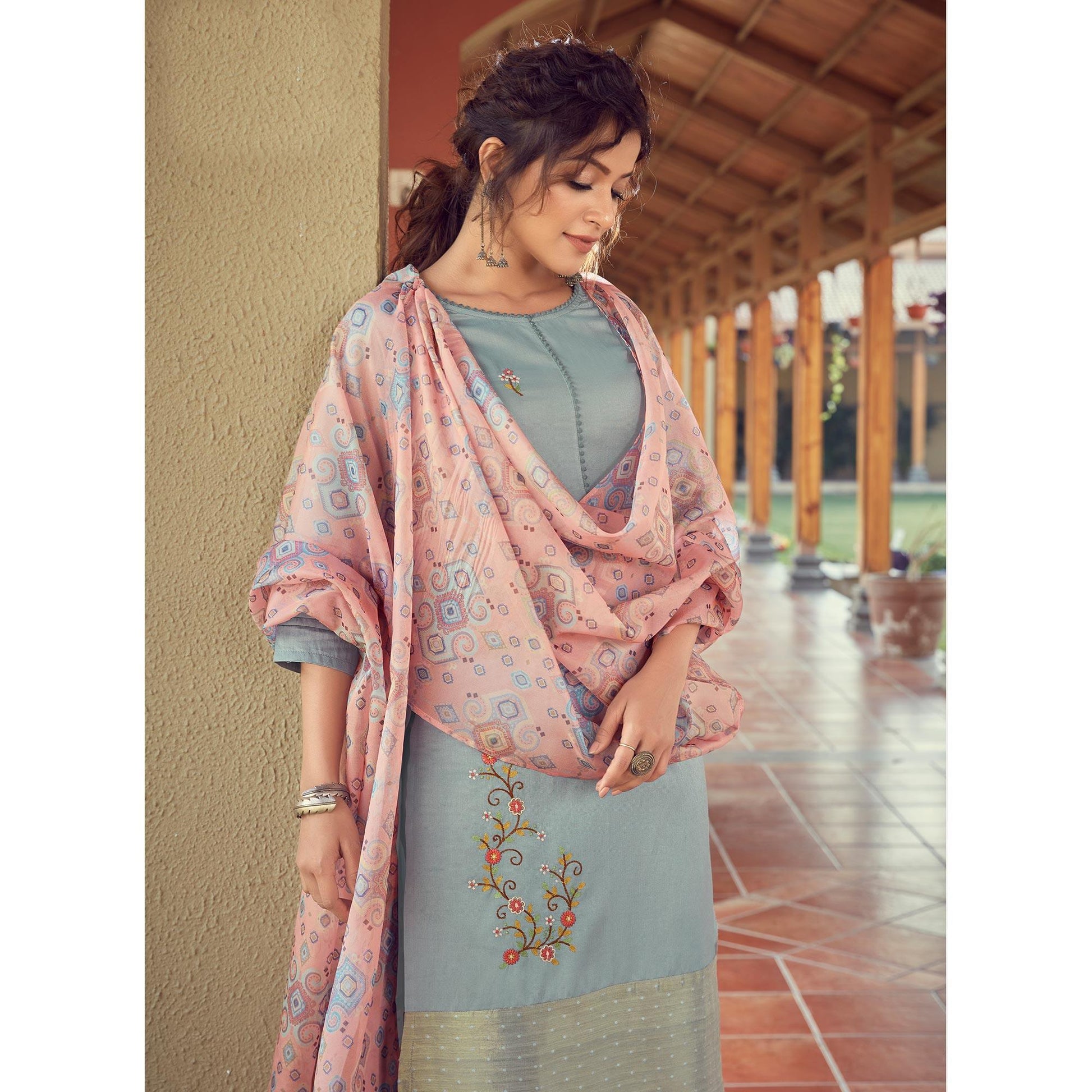 imposing-grey-colored-partywear-printed-pure-viscose-kurti-pant-set-with-dupatta-96710