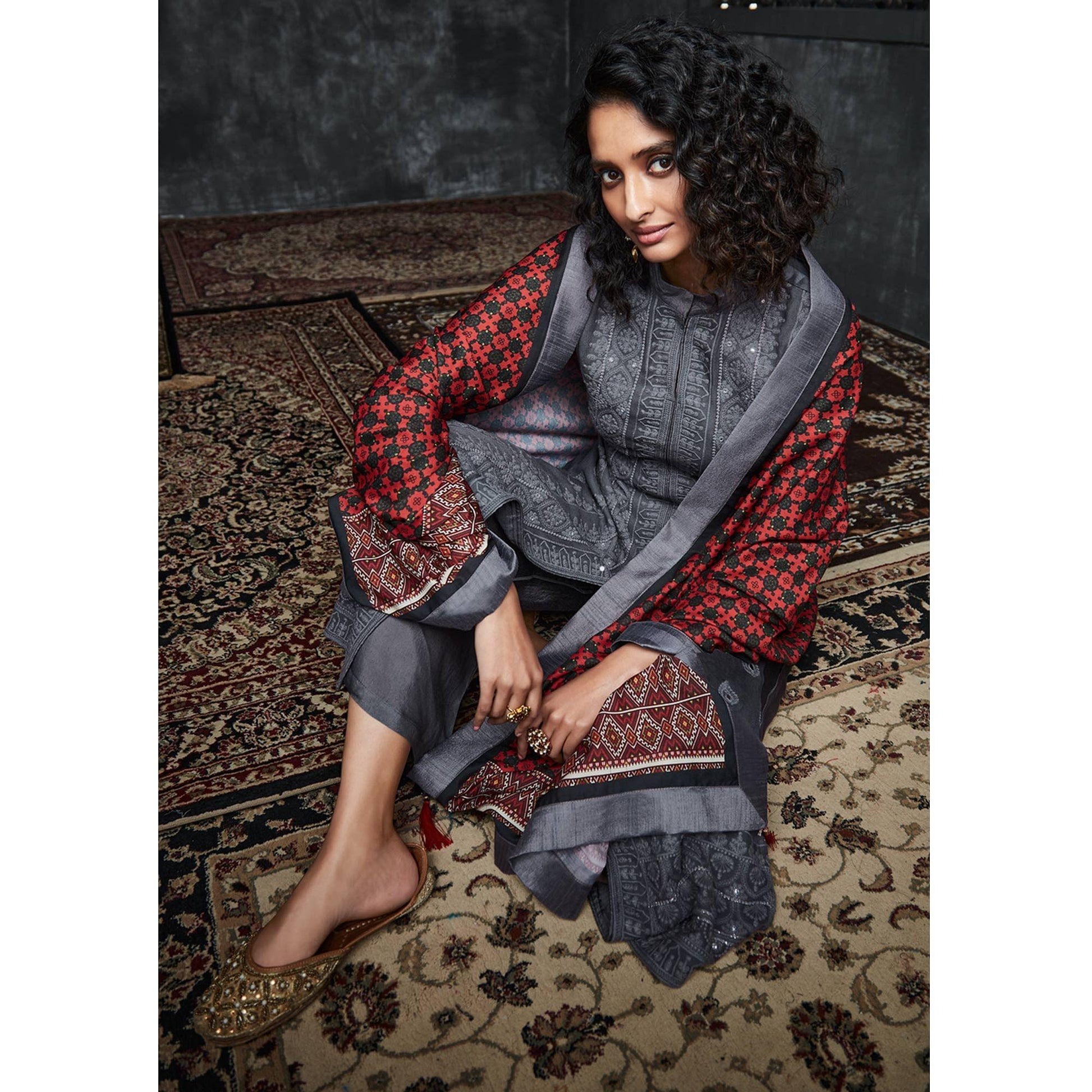 grey-lakhnavi-embroidery-georgette-partywear-palazzo-suit-135268