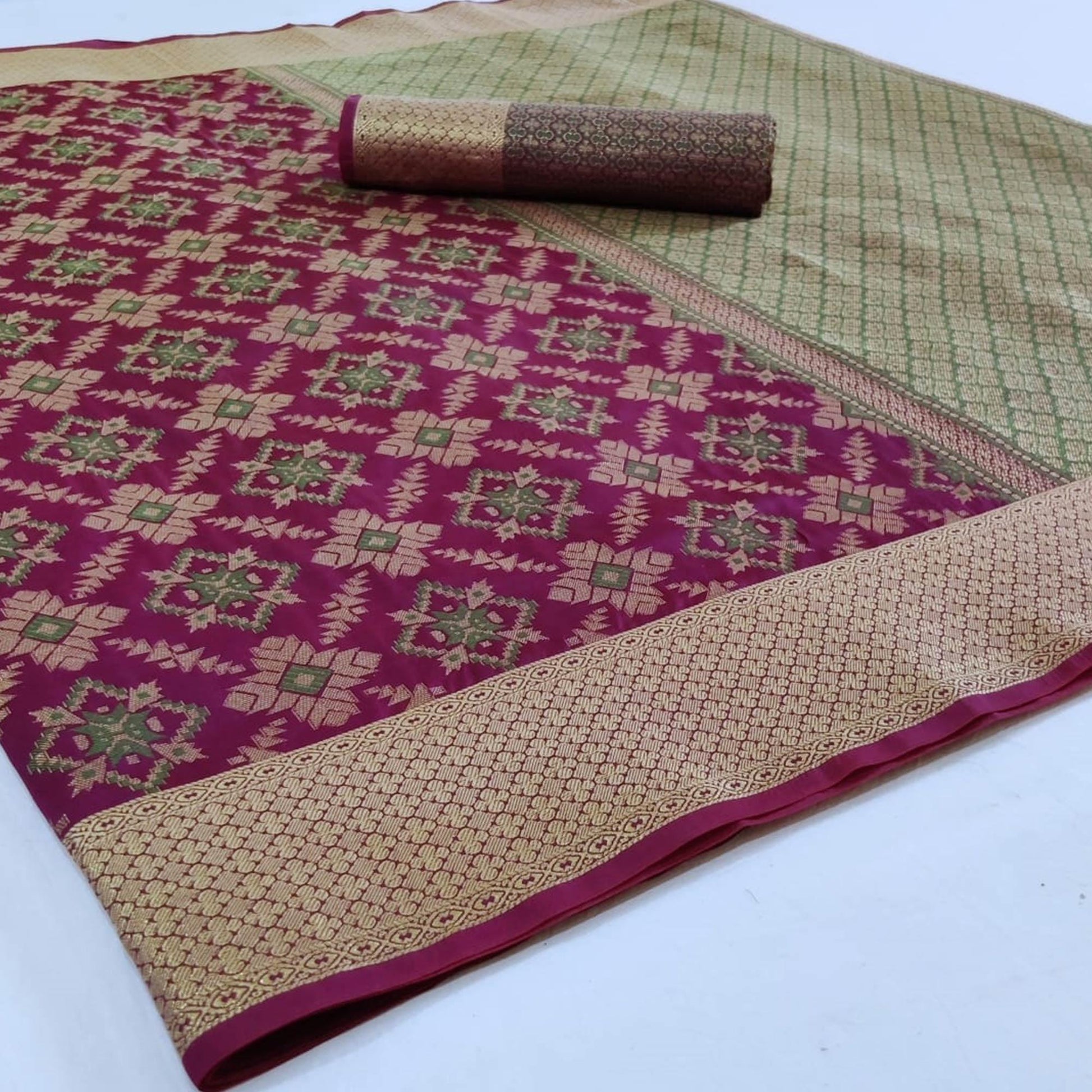 Groovy Purple Colored Festive Wear Woven Silk Saree