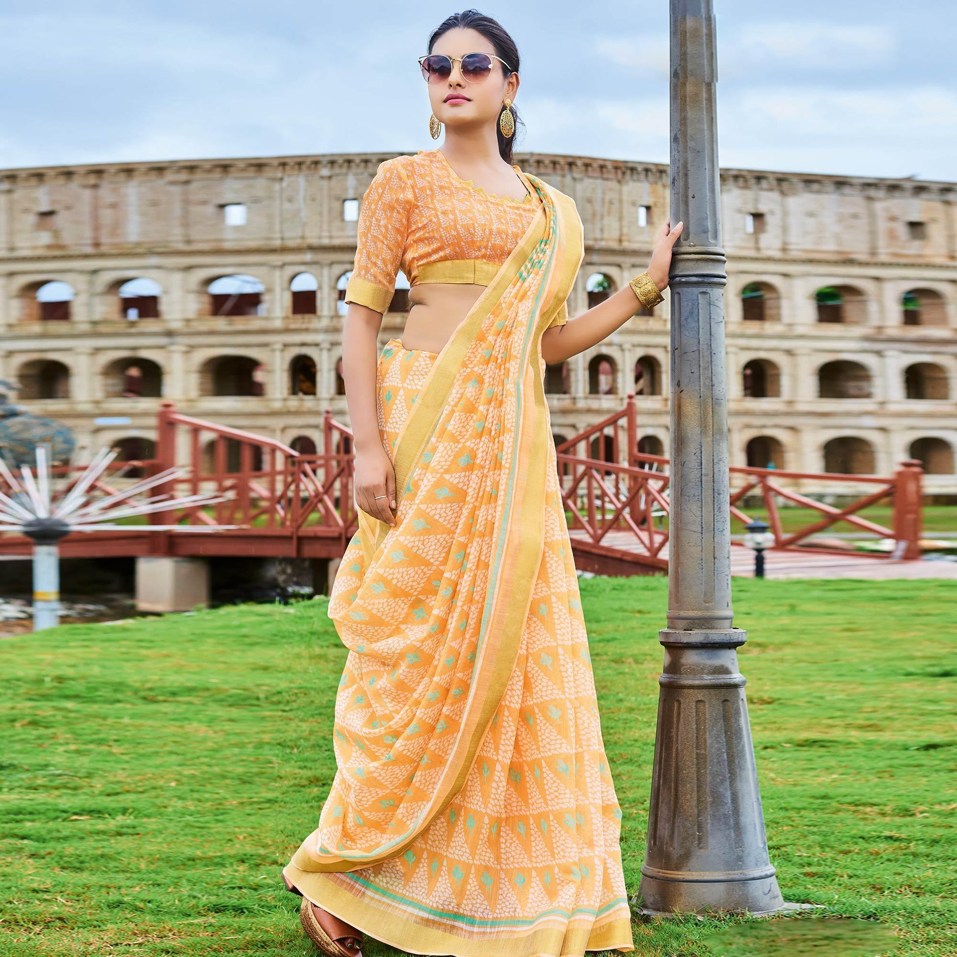 Hypnotic Light Orange Colored Casual Wear Printed Cotton Saree
