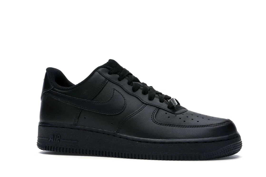 Nike Air Force 1 Low 07 'Triple Black'