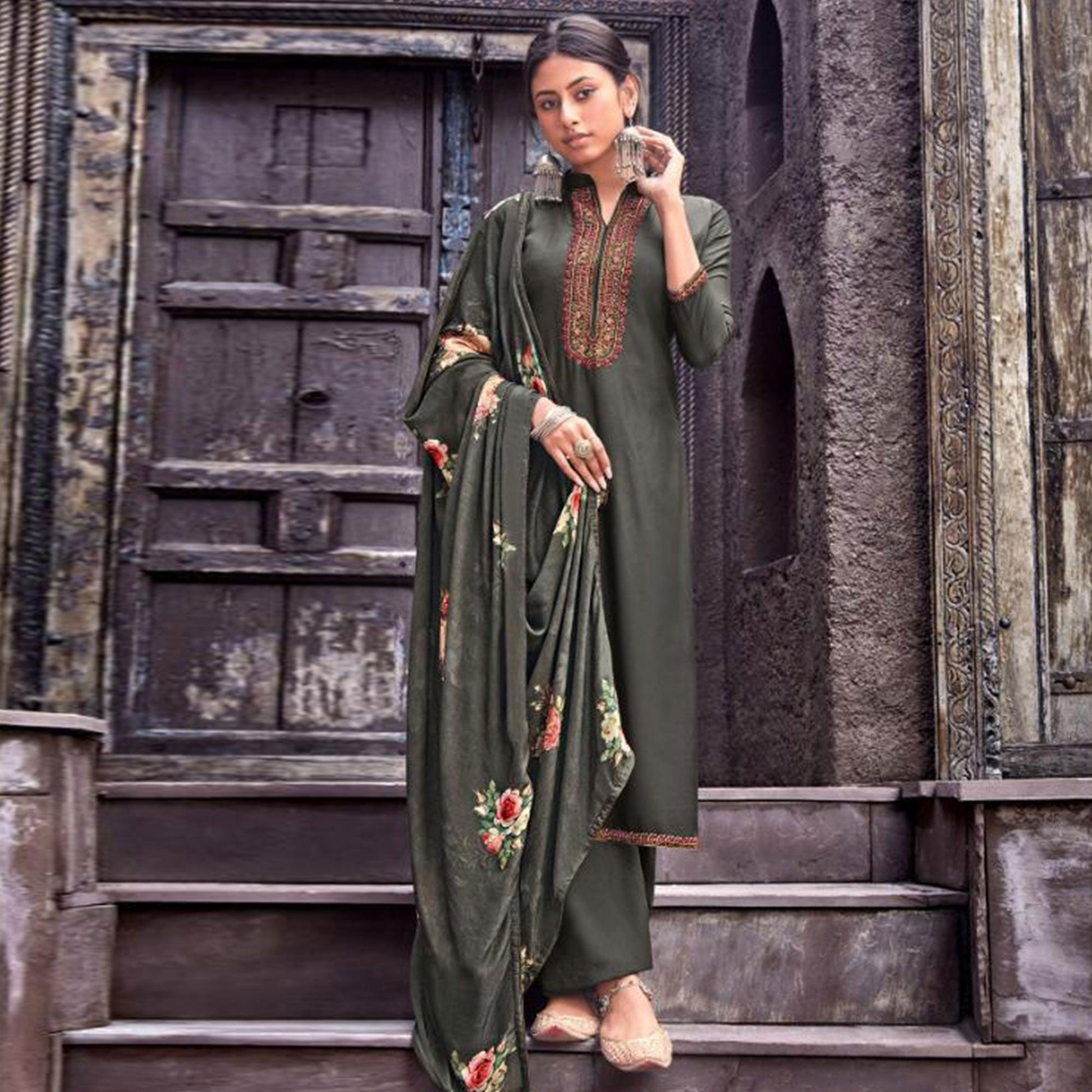 Imposing Dark Grey Colored Partywear Printed Viscose Muslin Suit
