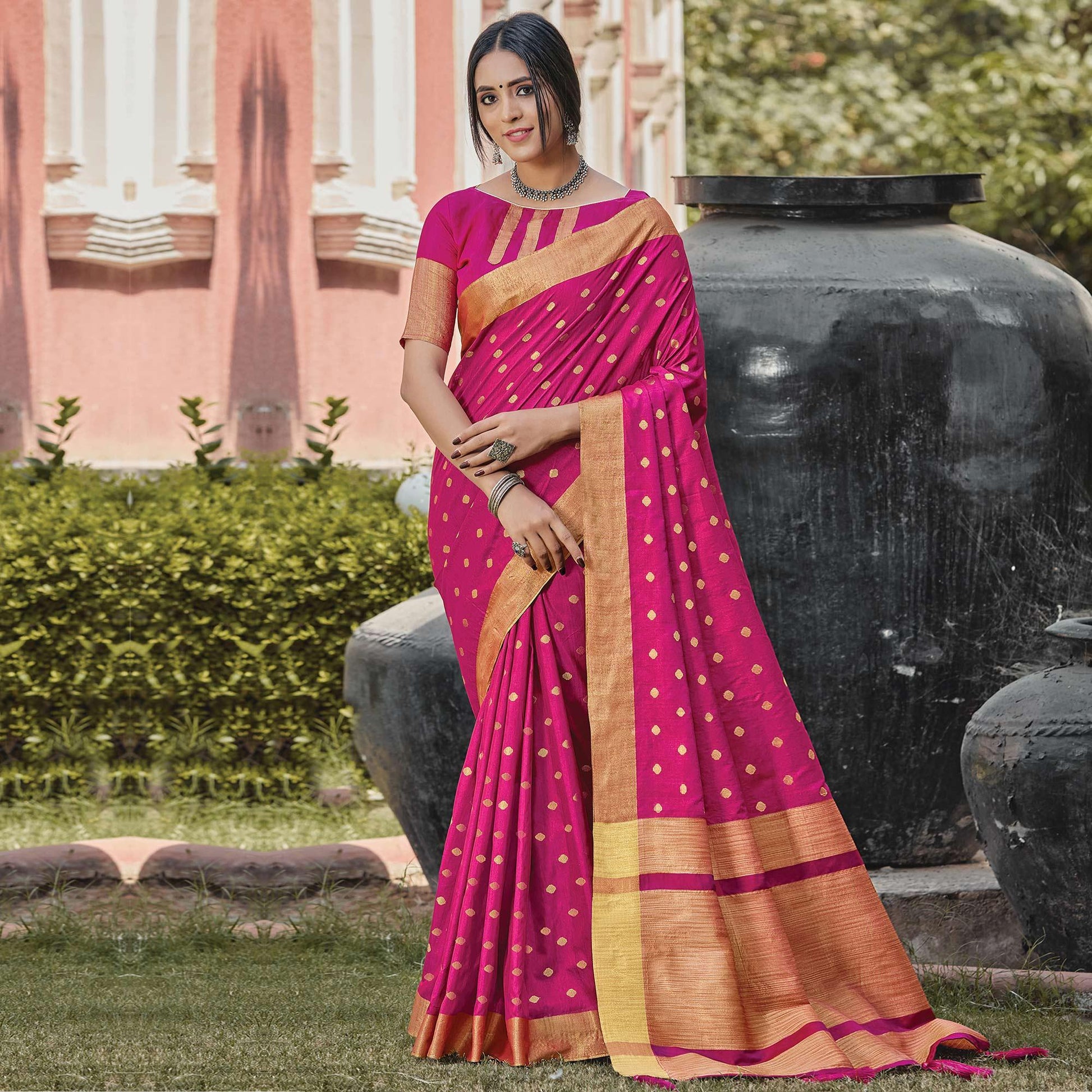 Imposing Pink Coloured Casual Wear Woven Handloom Silk Saree