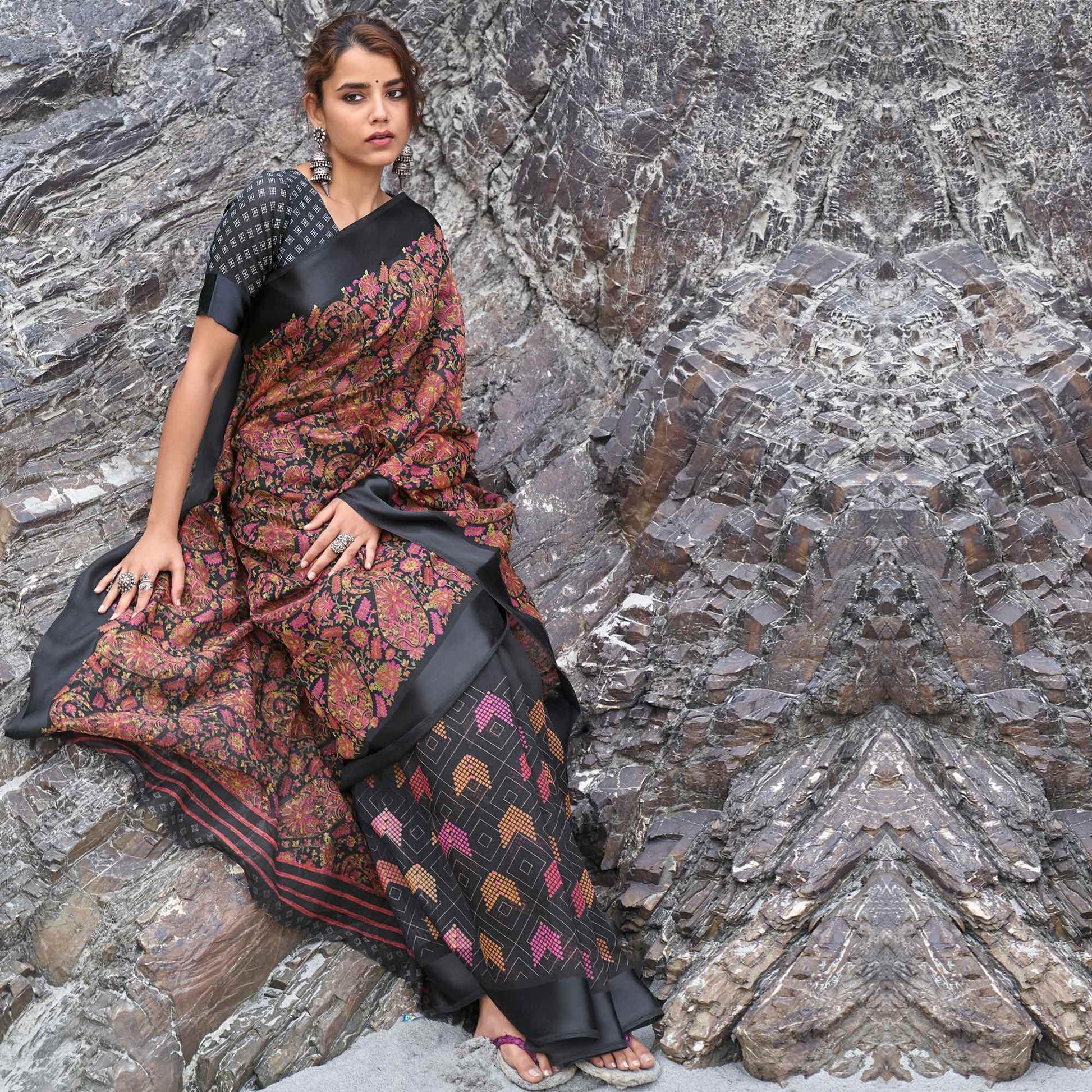 Impressive Black Coloured Casual Wear Printed Linen Saree
