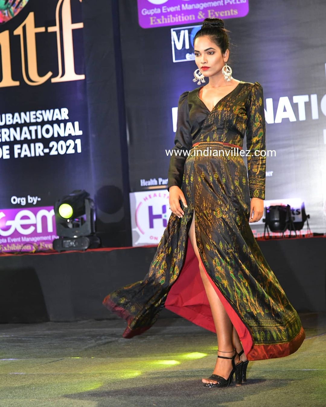 Black Evening Silk Handloom Gown