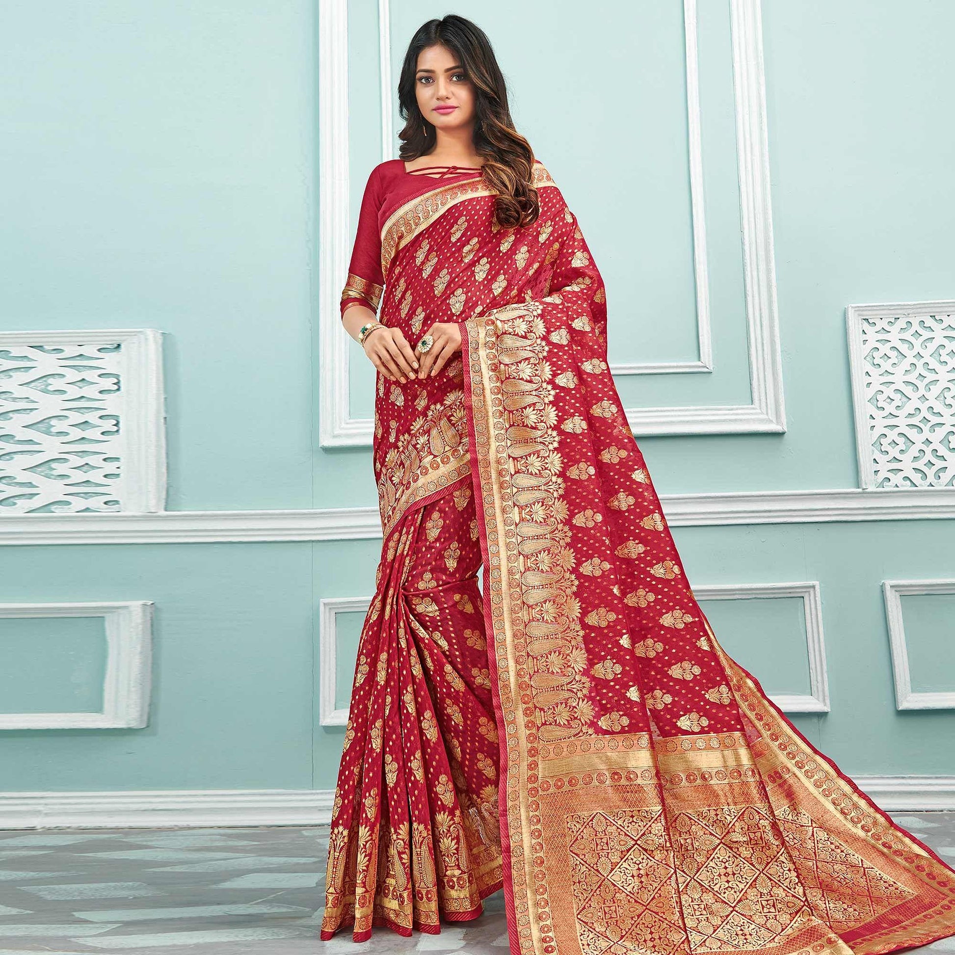 Innovative Red Colored Festive Wear Woven Cotton Handloom Saree