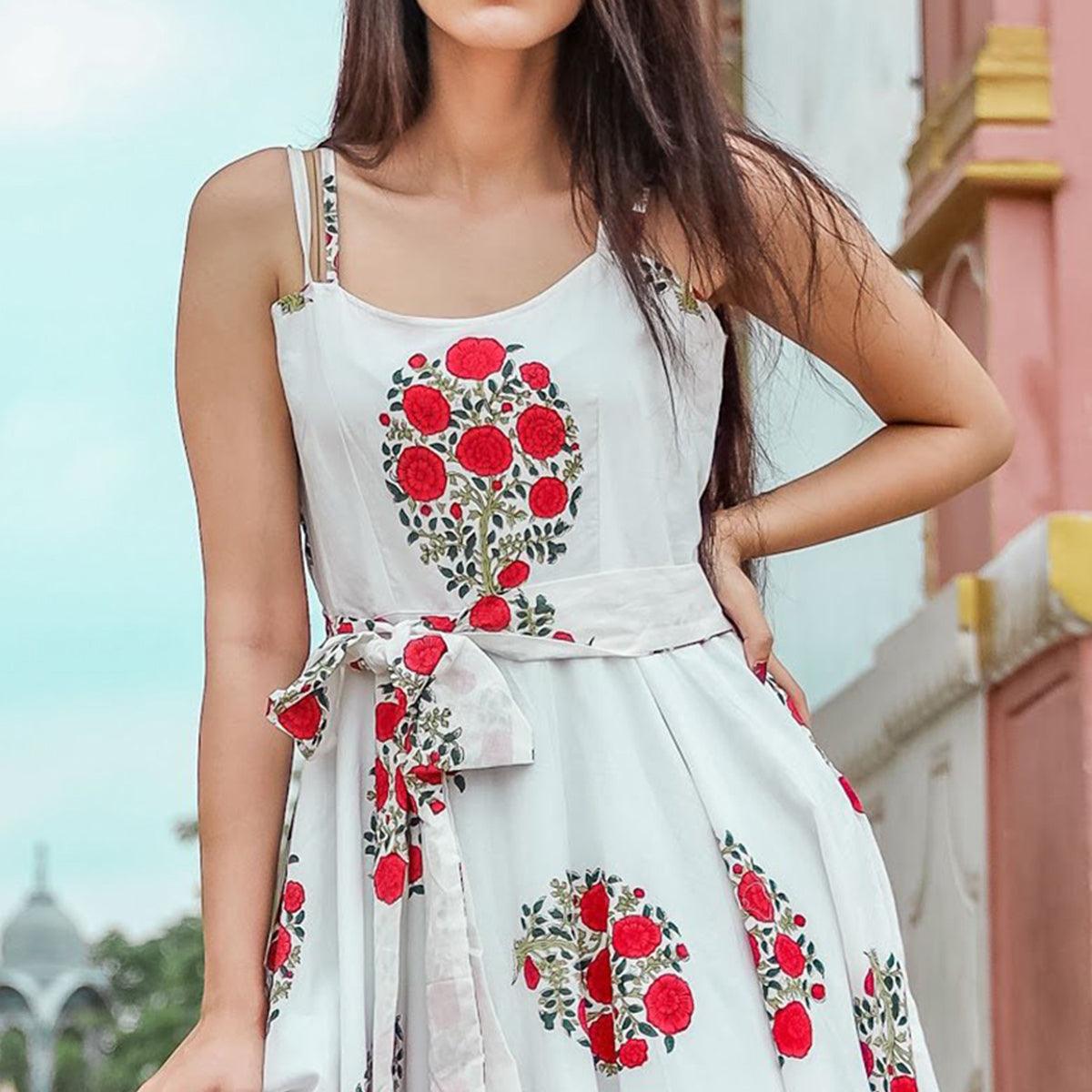 Innovative White Colored Casual Digital Floral Printed Cotton Gown With Matching Mask