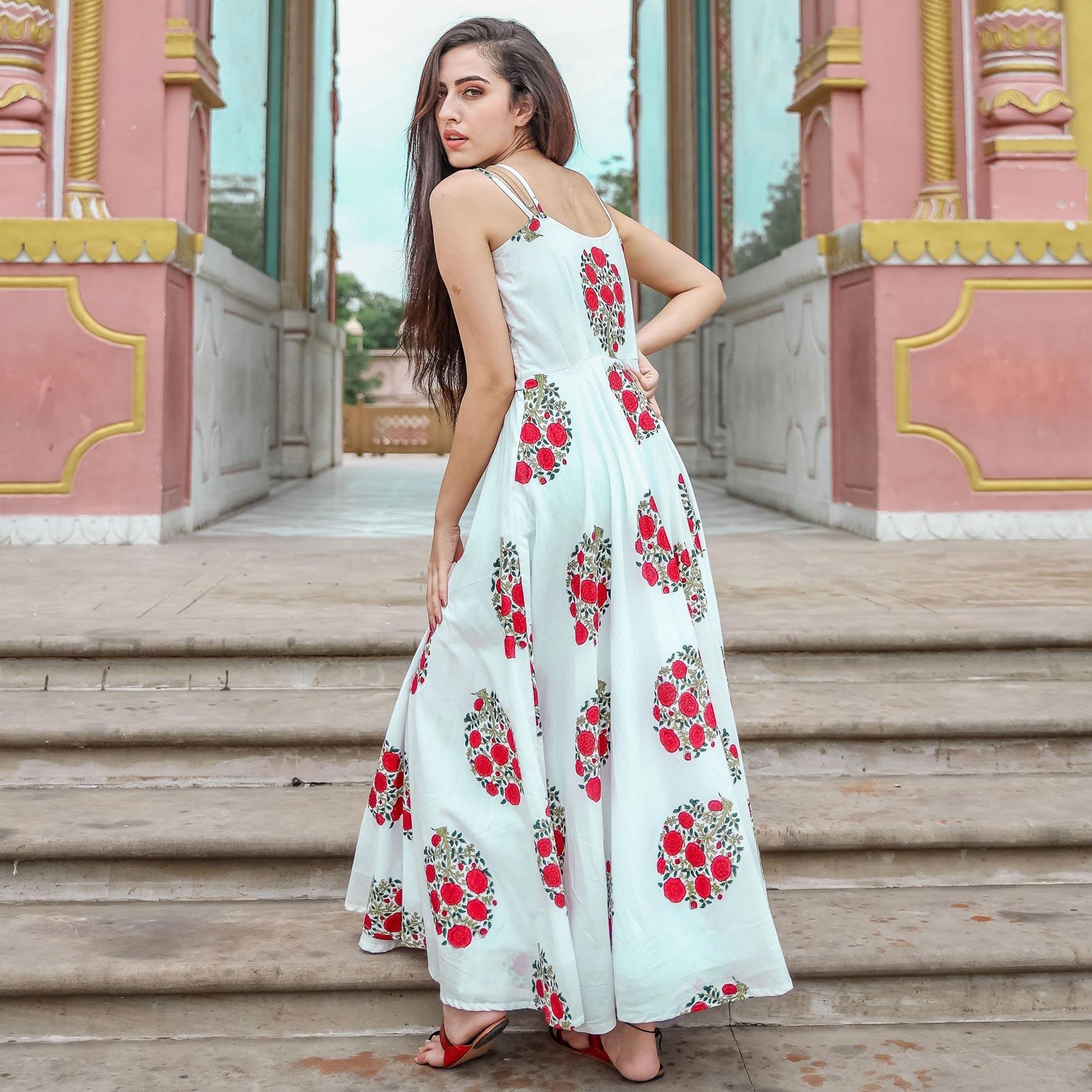 Innovative White Colored Casual Digital Floral Printed Cotton Gown With Matching Mask