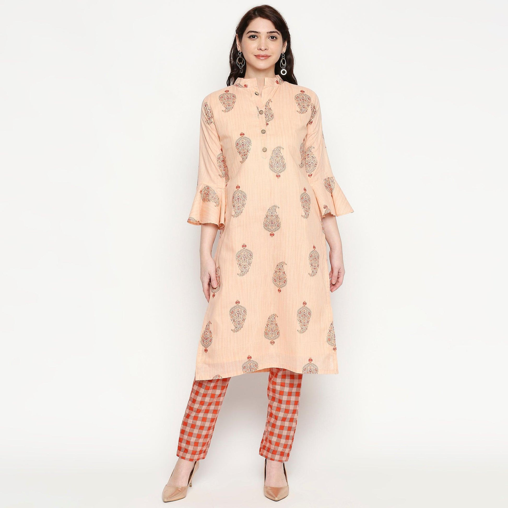 Jazzy Peach Colored Casual Wear Printed Cotton Kurti-Pant Set