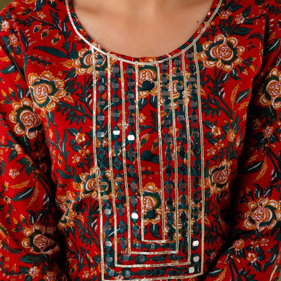Women Floral Round Neck Cotton Kurti