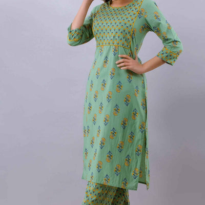 Women Green Cotton Kurti Round Neck with Pant