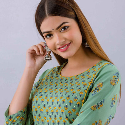 Women Green Cotton Kurti Round Neck with Pant